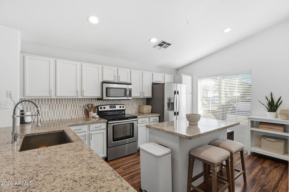 Chandler, Arizona, 85286, United States, 4 Bedrooms Bedrooms, ,2 BathroomsBathrooms,Residential,For Sale,2013567