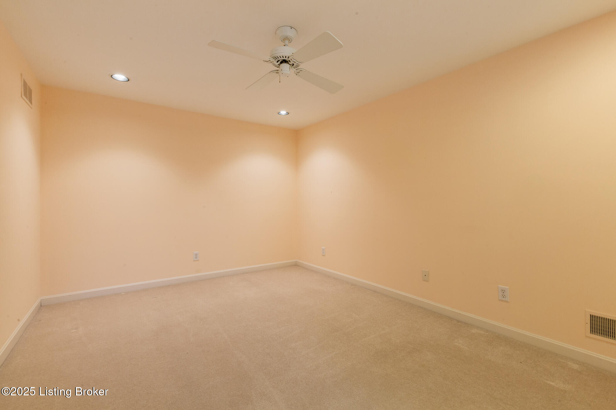 Prospect, Kentucky, 40059, United States, 3 Bedrooms Bedrooms, ,4 BathroomsBathrooms,Residential,For Sale,1754796