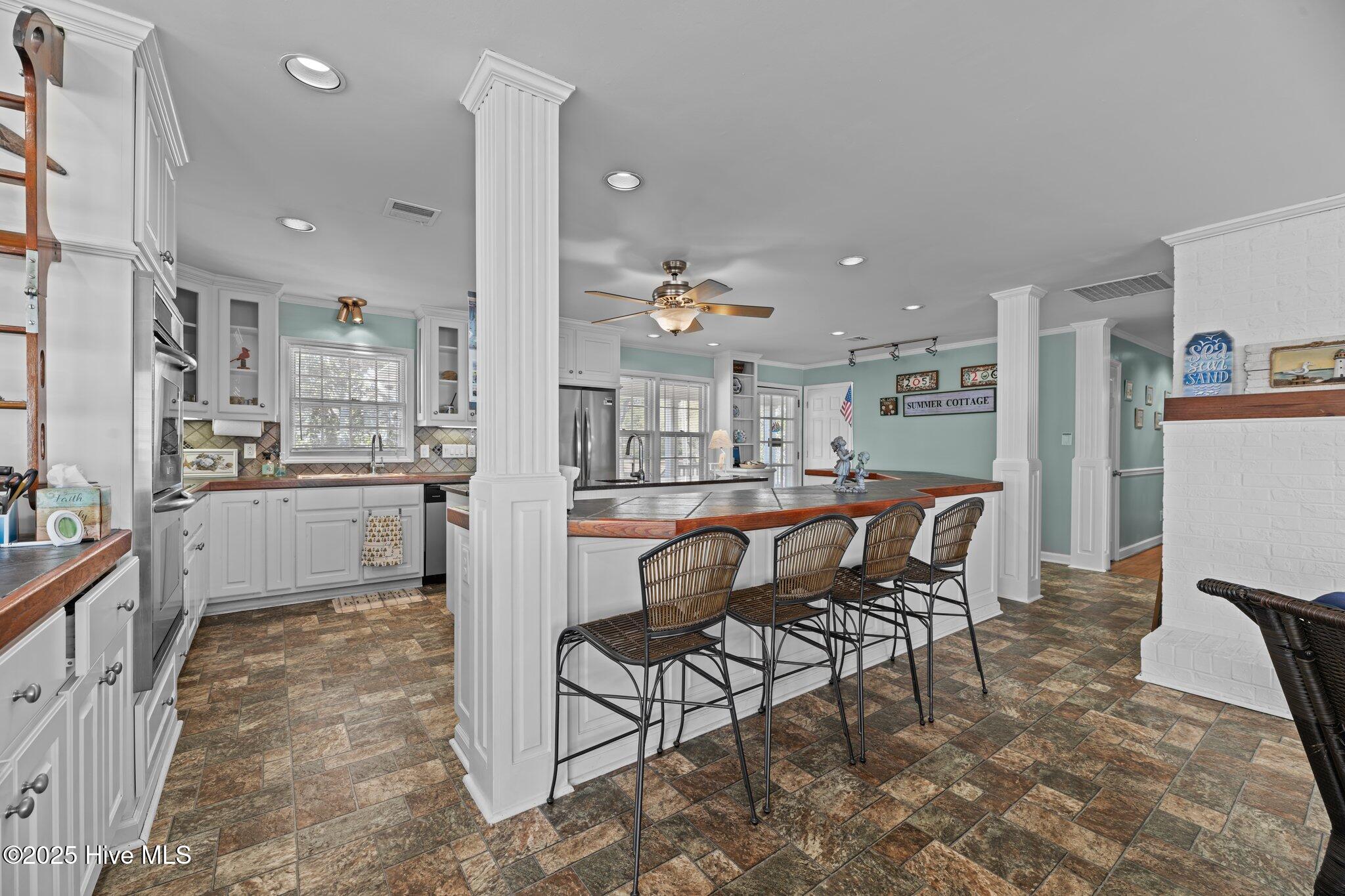 Oriental, North Carolina, 28571, United States, 3 Bedrooms Bedrooms, ,2 BathroomsBathrooms,Residential,For Sale,1761894