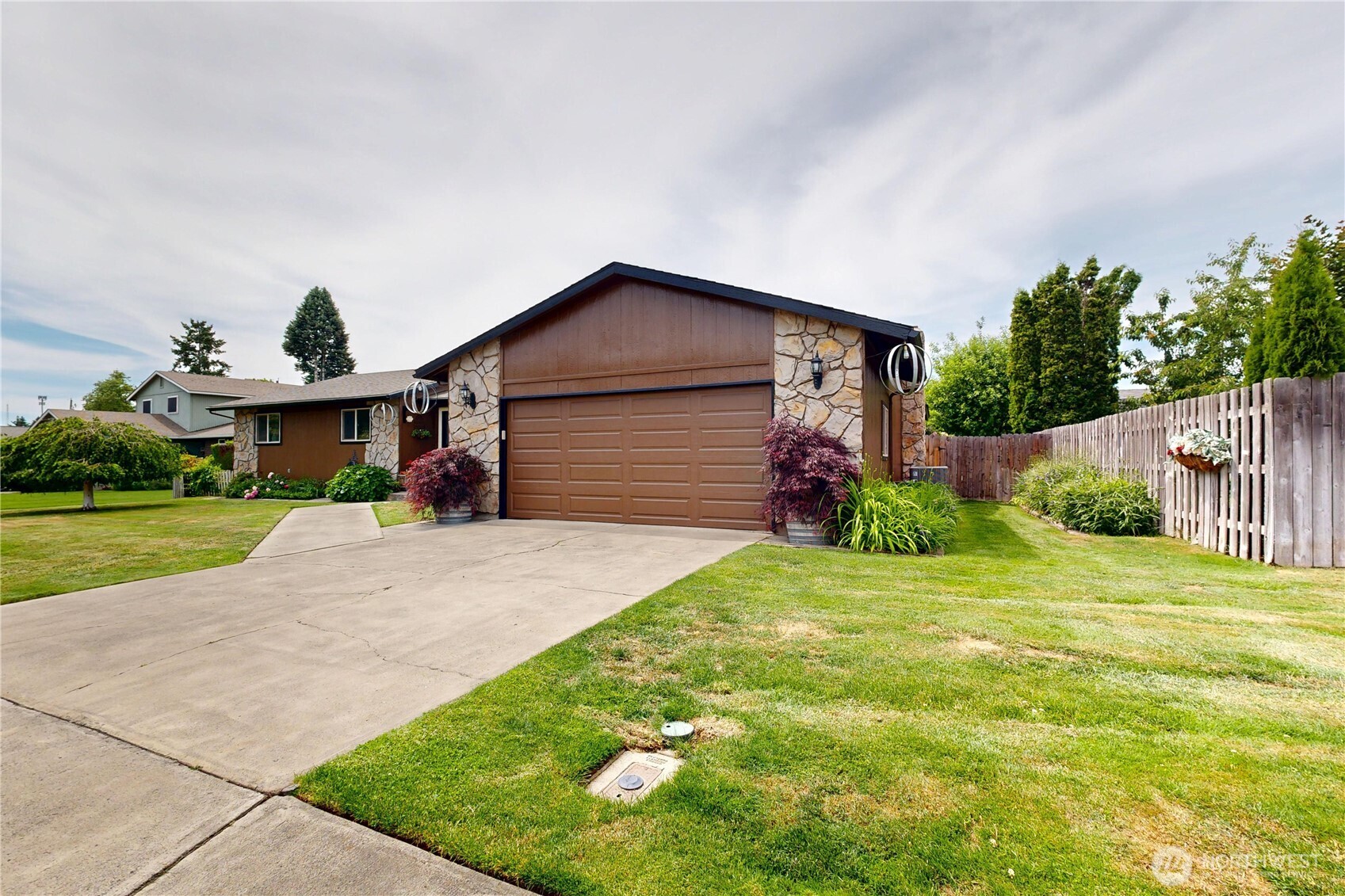 Walla Walla, Washington, 99362, United States, 3 Bedrooms Bedrooms, ,2 BathroomsBathrooms,Residential,For Sale,1934674