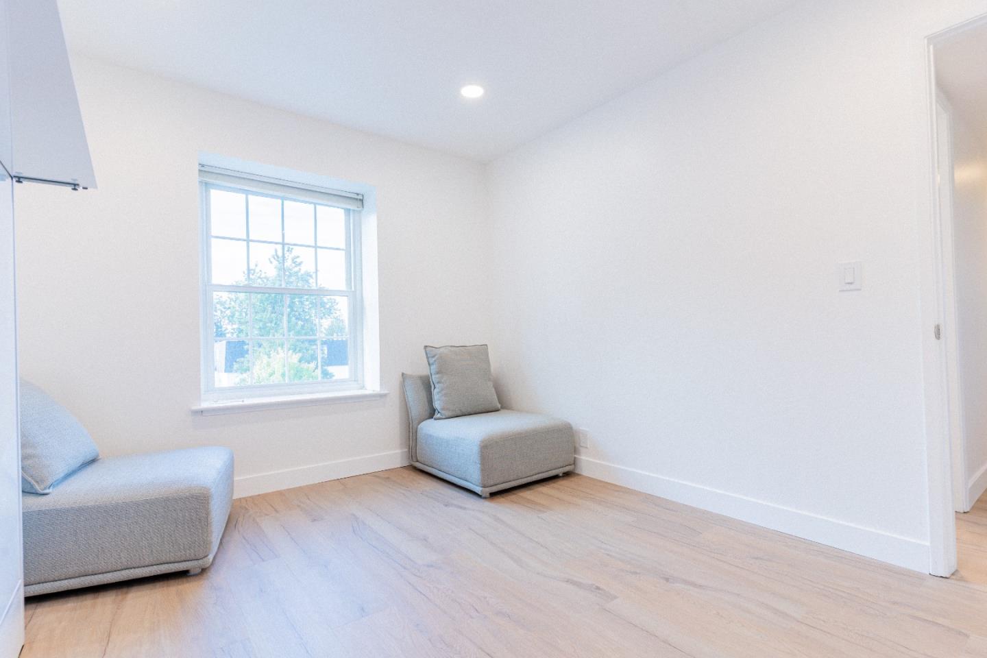 Mountain View, California, 94040, United States, 2 Bedrooms Bedrooms, ,2 BathroomsBathrooms,Residential,For Sale,1988122