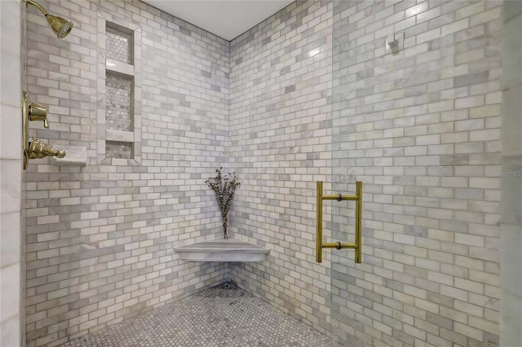 Tampa, Florida, 33611, United States, 5 Bedrooms Bedrooms, ,7 BathroomsBathrooms,Residential,For Sale,1988340