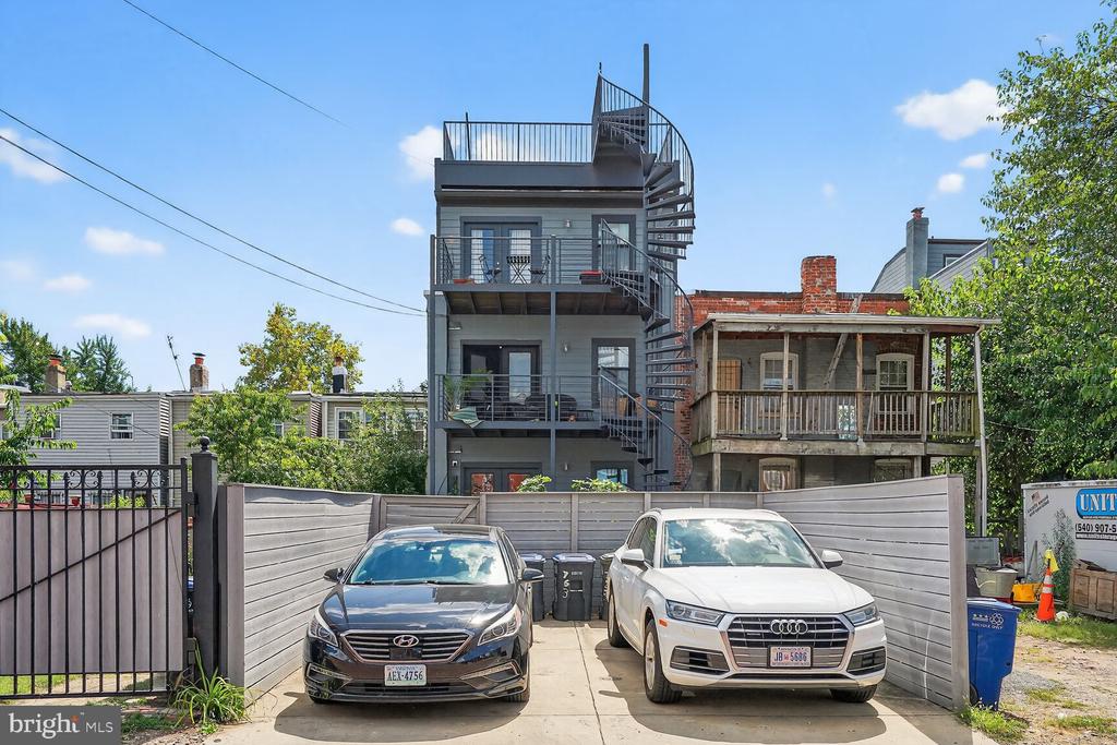 Washington, District of Columbia, 20010, United States, 2 Bedrooms Bedrooms, ,2 BathroomsBathrooms,Residential,For Sale,1975364