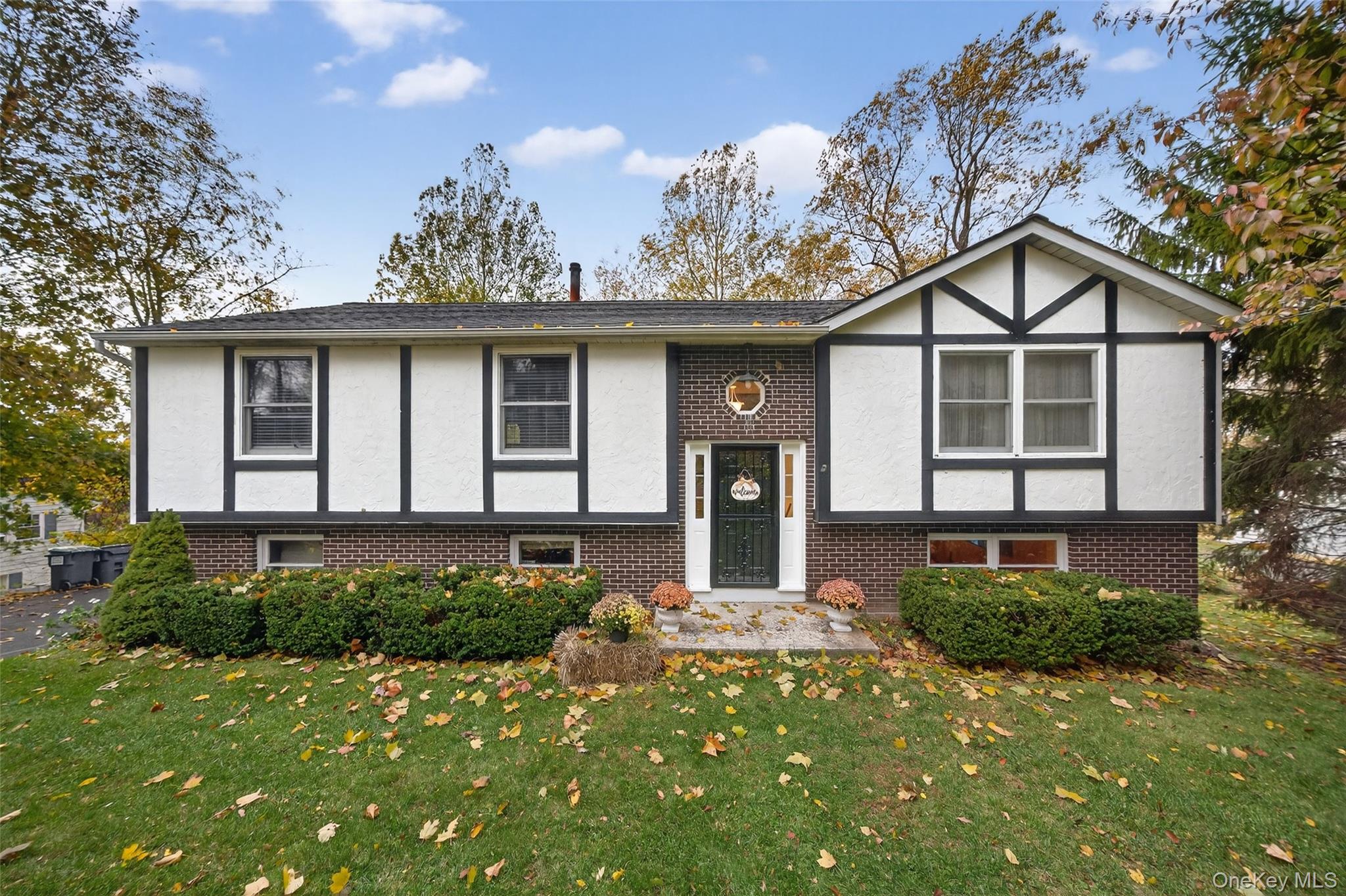 Wallkill, New York, 12589, United States, 4 Bedrooms Bedrooms, ,3 BathroomsBathrooms,Residential,For Sale,1989715