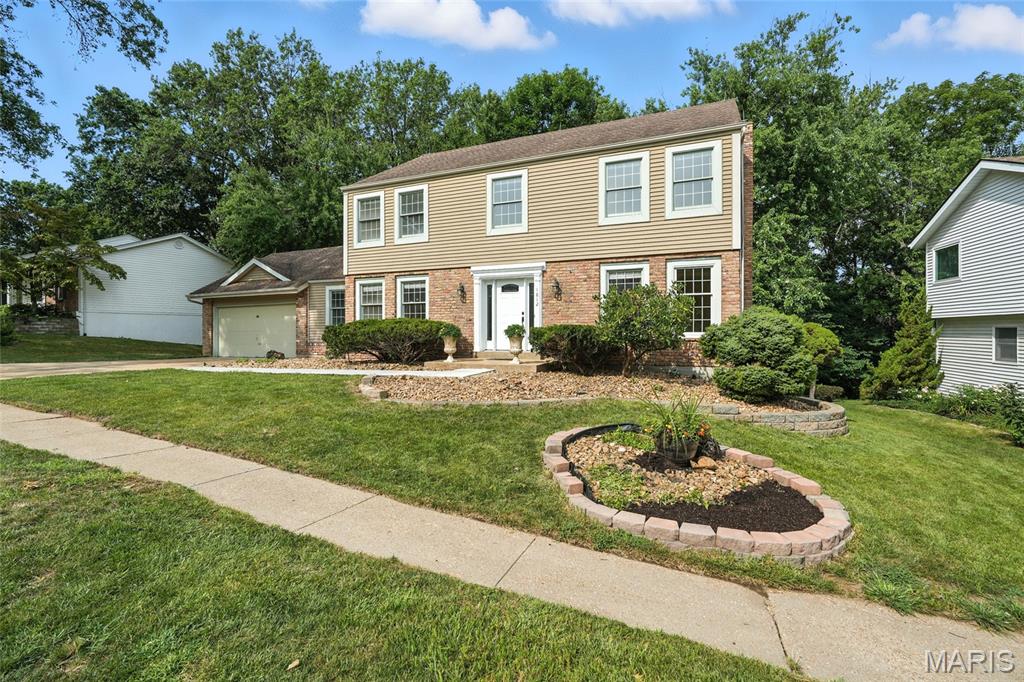 Chesterfield, Missouri, 63017, United States, 4 Bedrooms Bedrooms, ,3 BathroomsBathrooms,Residential,For Sale,1906928