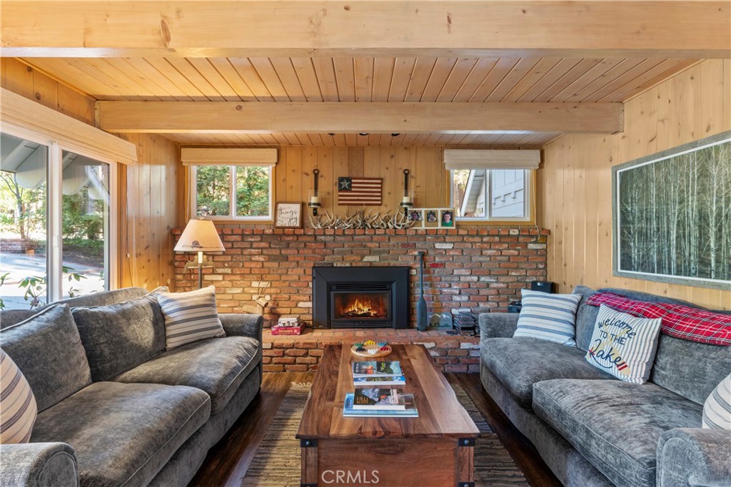 Lake Arrowhead, California, 92352, United States, 4 Bedrooms Bedrooms, ,2 BathroomsBathrooms,Residential,For Sale,2003409