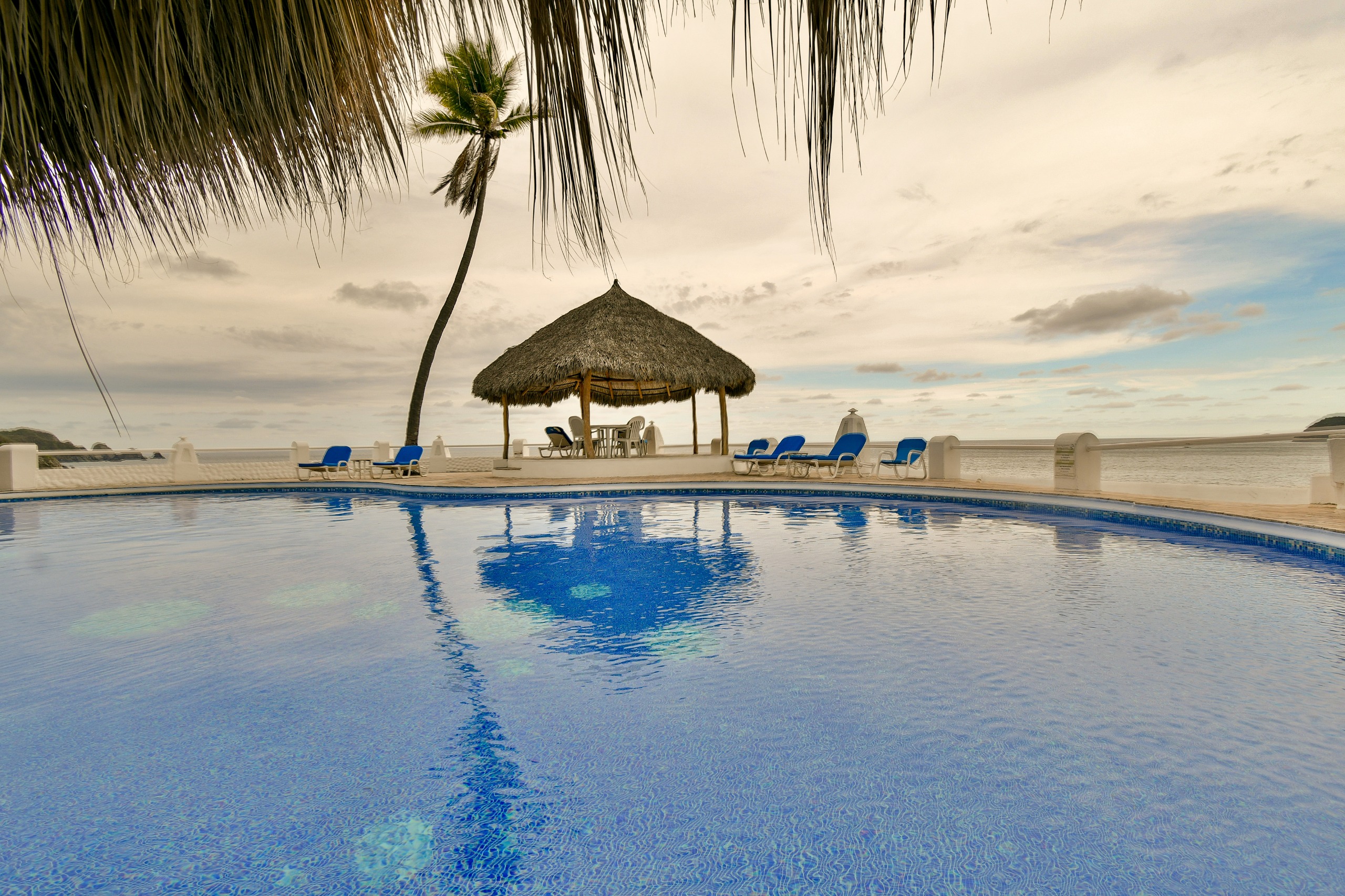  Departamento en venta en Vida del Mar, Manzanillo-planta baja y vista al jardín - 物件實景
