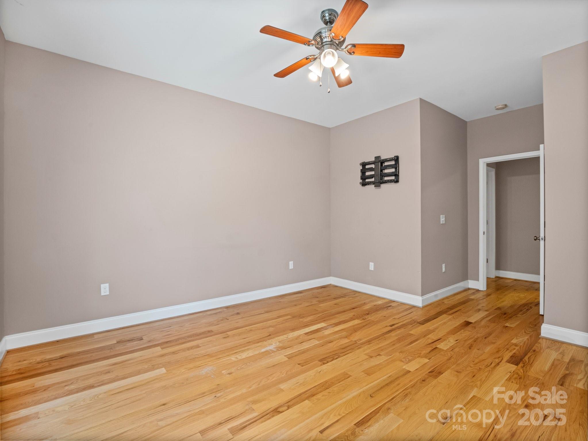 Lincolnton, North Carolina, 28092, United States, 4 Bedrooms Bedrooms, ,4 BathroomsBathrooms,Residential,For Sale,2009107