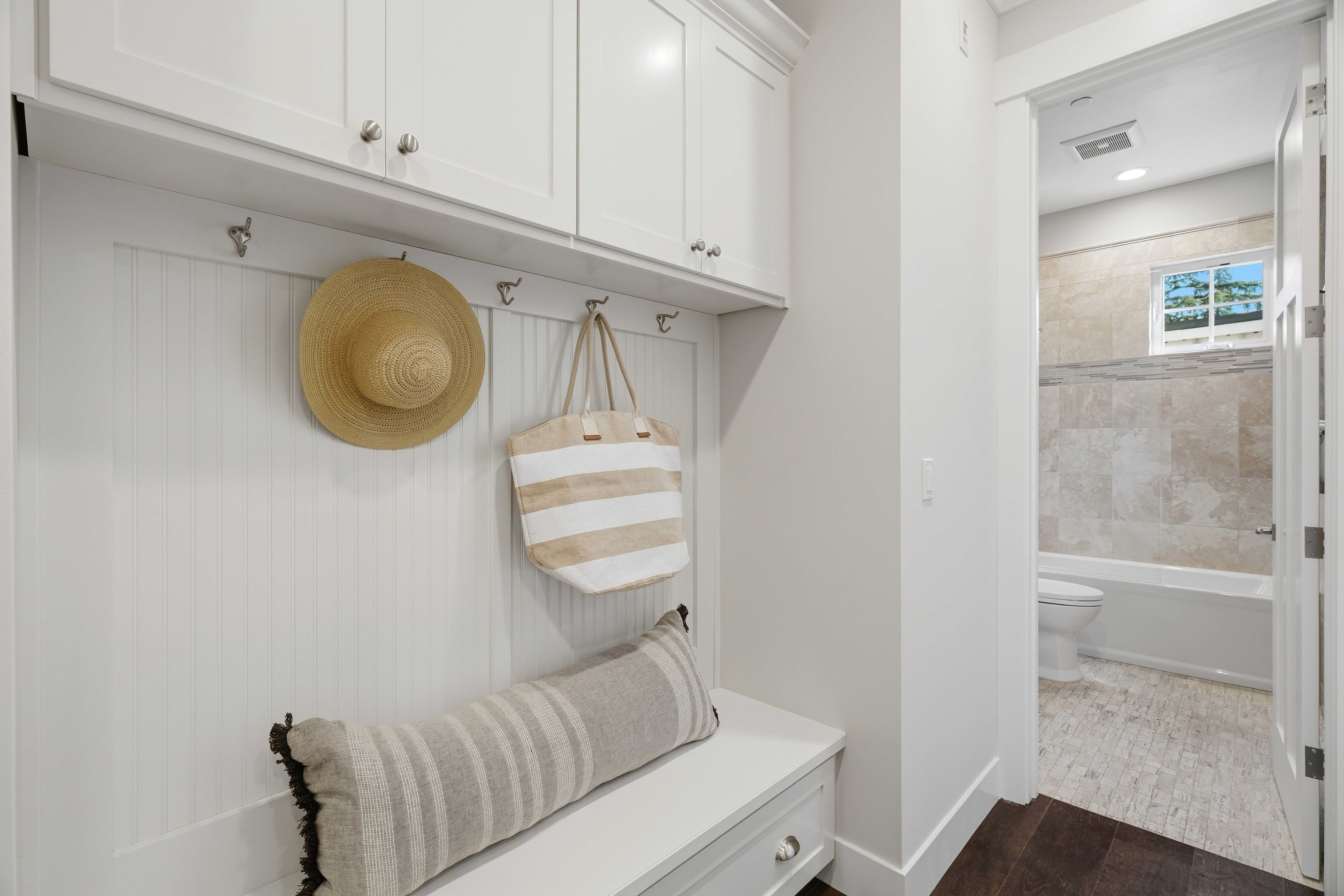  Turnkey Luxury and Premier Location in Beverly Terrace - 物件實景