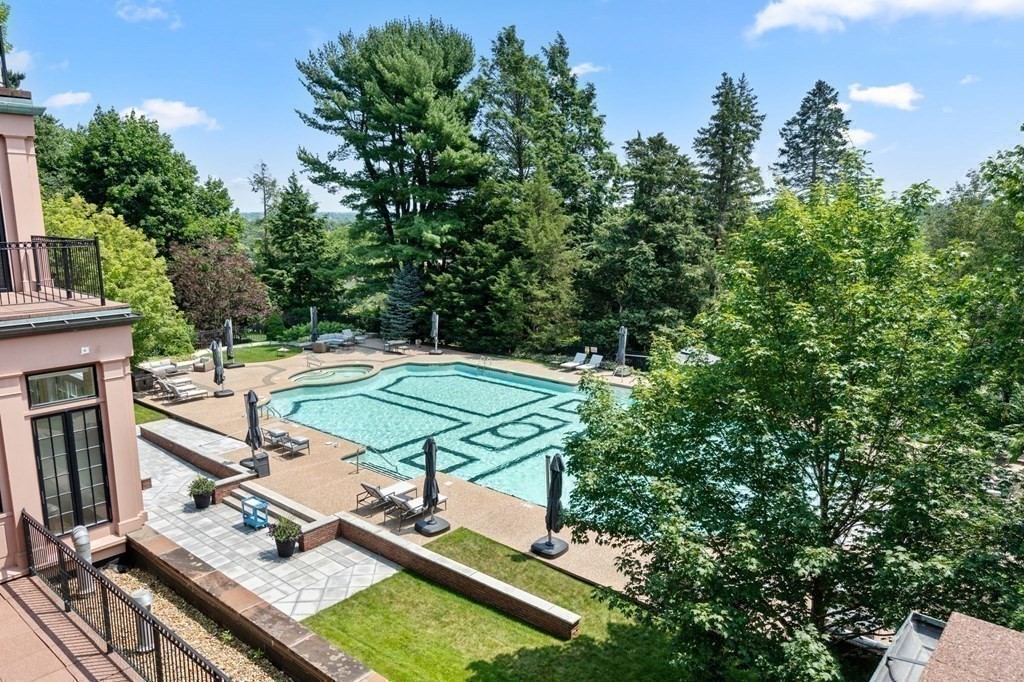 Brookline, Massachusetts, 02445, United States, 2 Bedrooms Bedrooms, ,3 BathroomsBathrooms,Residential,For Sale,1898369