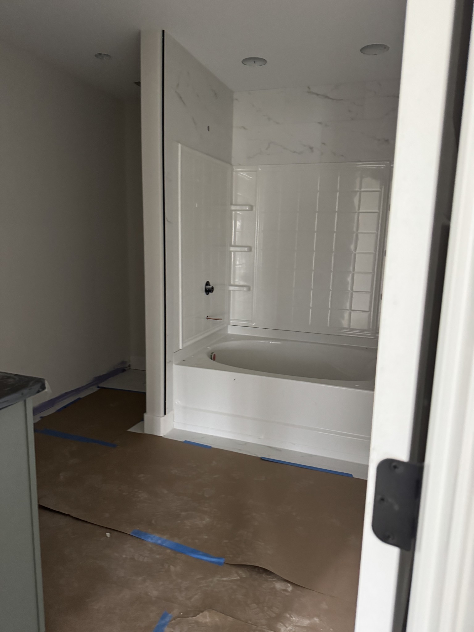 Clarksville, Tennessee, 37042, United States, 3 Bedrooms Bedrooms, ,4 BathroomsBathrooms,Residential,For Sale,2006024