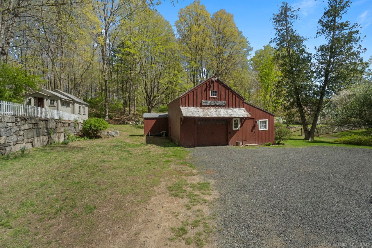 Woodbury, Connecticut, 06798, United States, 4 Bedrooms Bedrooms, ,3 BathroomsBathrooms,Residential,For Sale,1890023