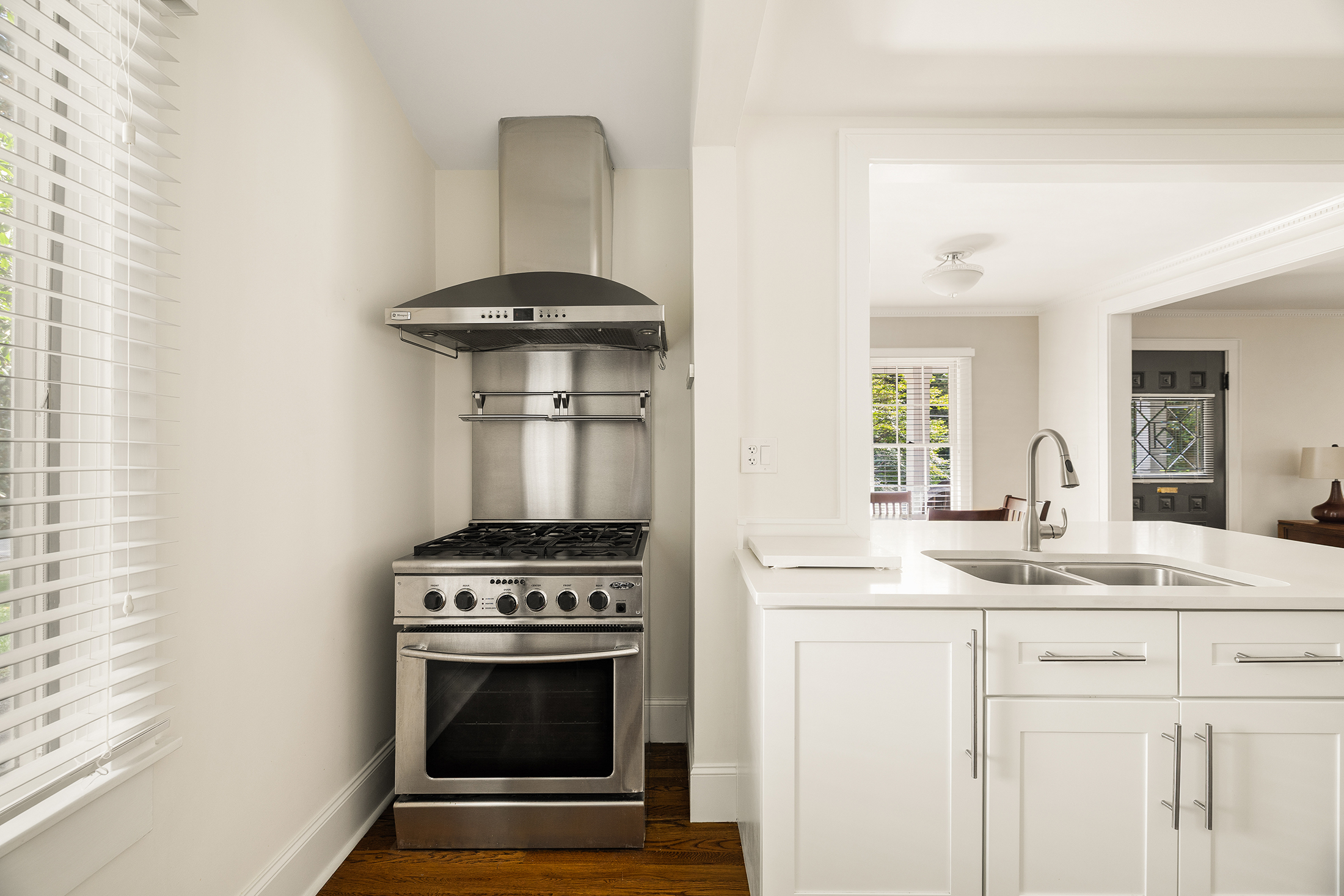  Charming Bungalow in the Heart of Sought-after Brookwood - 物件實景