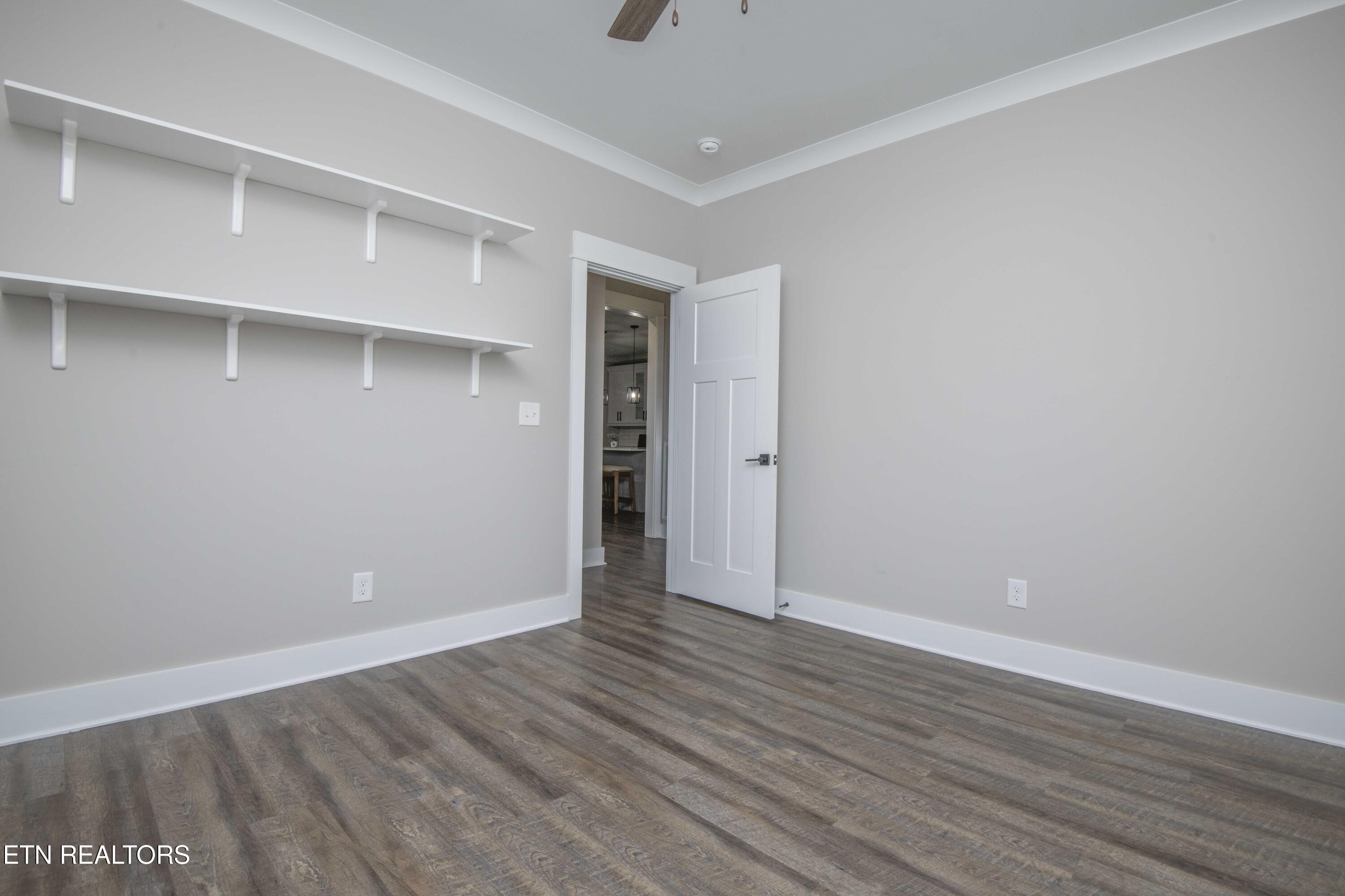 Loudon, Tennessee, 37774, United States, 3 Bedrooms Bedrooms, ,2 BathroomsBathrooms,Residential,For Sale,1879743