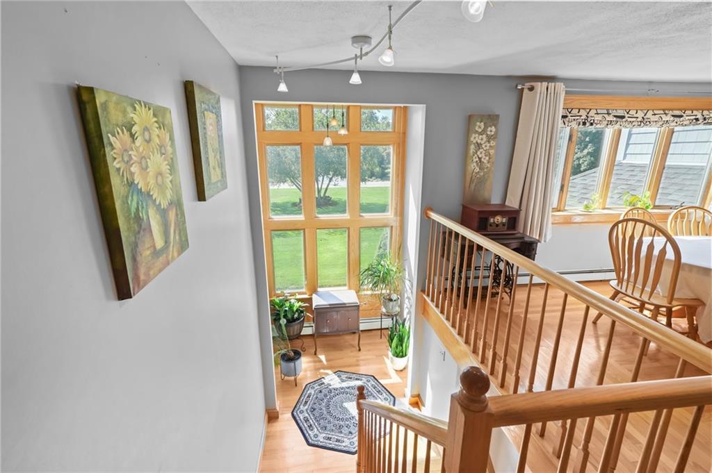 North Kingstown, Rhode Island, 02852, United States, 3 Bedrooms Bedrooms, ,4 BathroomsBathrooms,Residential,For Sale,1973997