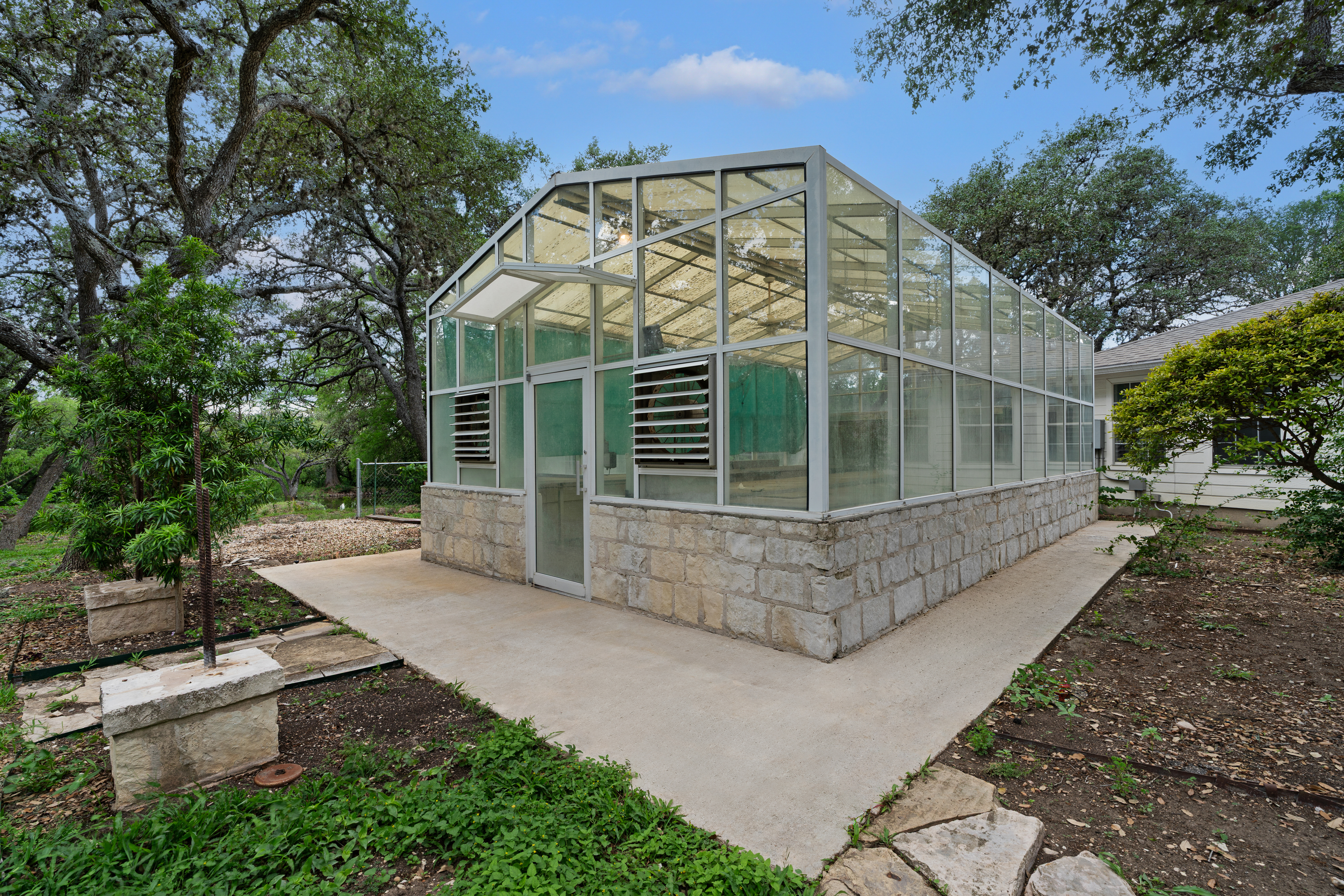  Timeless Estate in the Heart of Hill Country Village - 物件實景