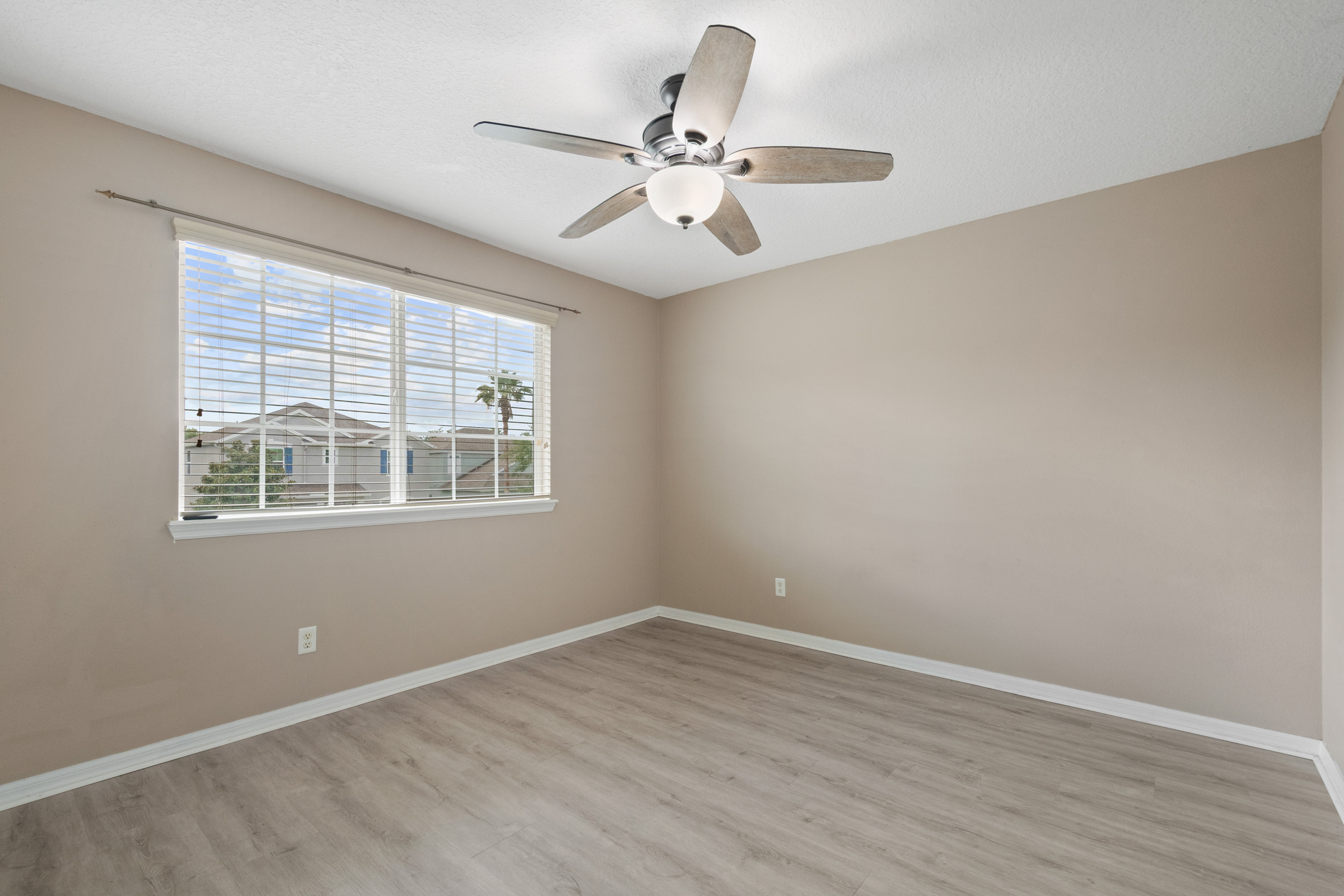 Winter Garden, Florida, 34787, United States, 5 Bedrooms Bedrooms, ,3 BathroomsBathrooms,Residential,For Sale,1935885