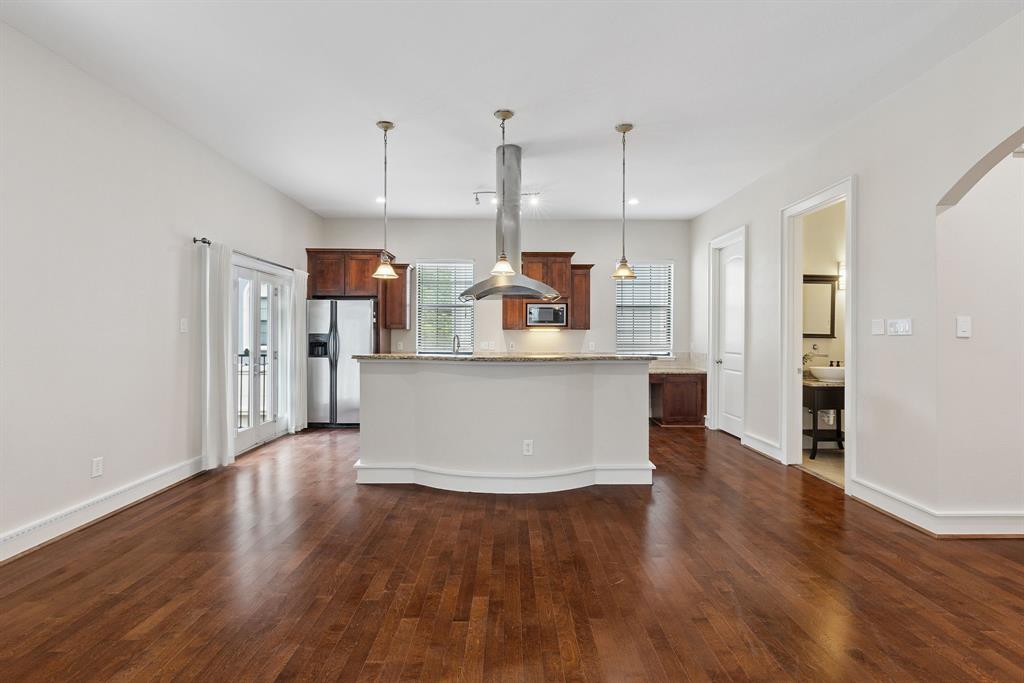 Dallas, Texas, 75204, United States, 2 Bedrooms Bedrooms, ,3 BathroomsBathrooms,Residential,For Sale,1895857