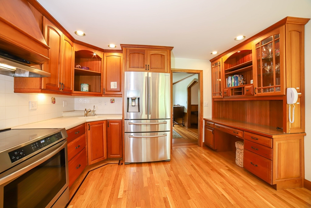 Worcester, Massachusetts, 01609, United States, 5 Bedrooms Bedrooms, ,4 BathroomsBathrooms,Residential,For Sale,1907639