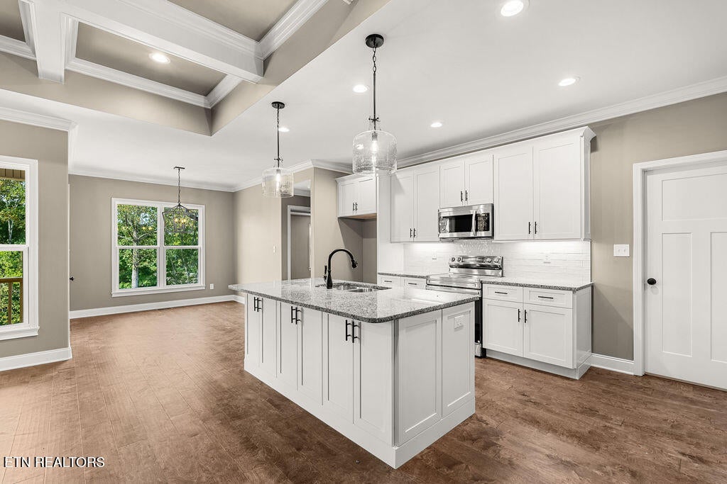 Lenoir City, Tennessee, 37771, United States, 3 Bedrooms Bedrooms, ,2 BathroomsBathrooms,Residential,For Sale,1933466