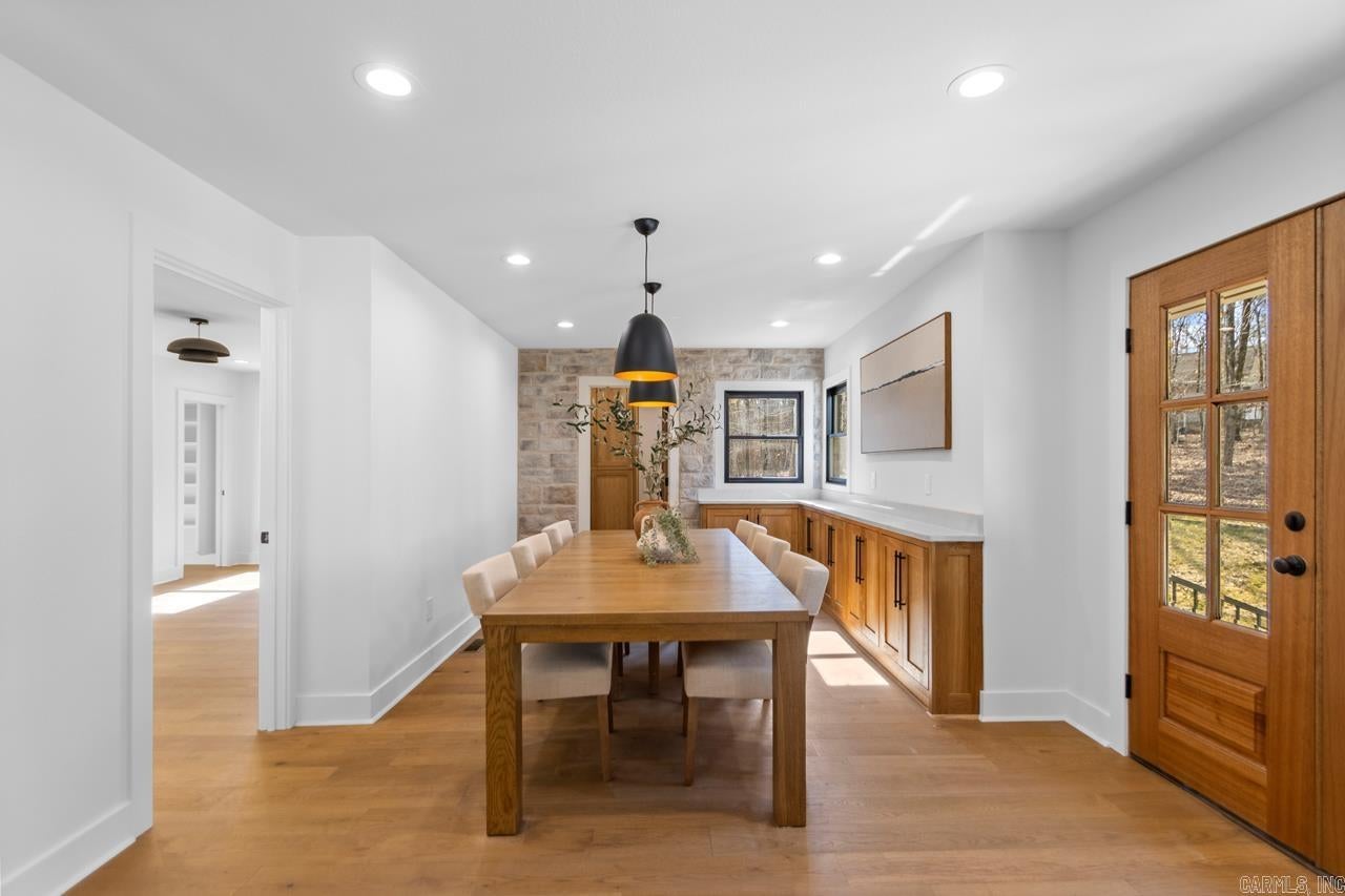 Alexander, Arkansas, 72002, United States, 6 Bedrooms Bedrooms, ,4 BathroomsBathrooms,Residential,For Sale,1986136