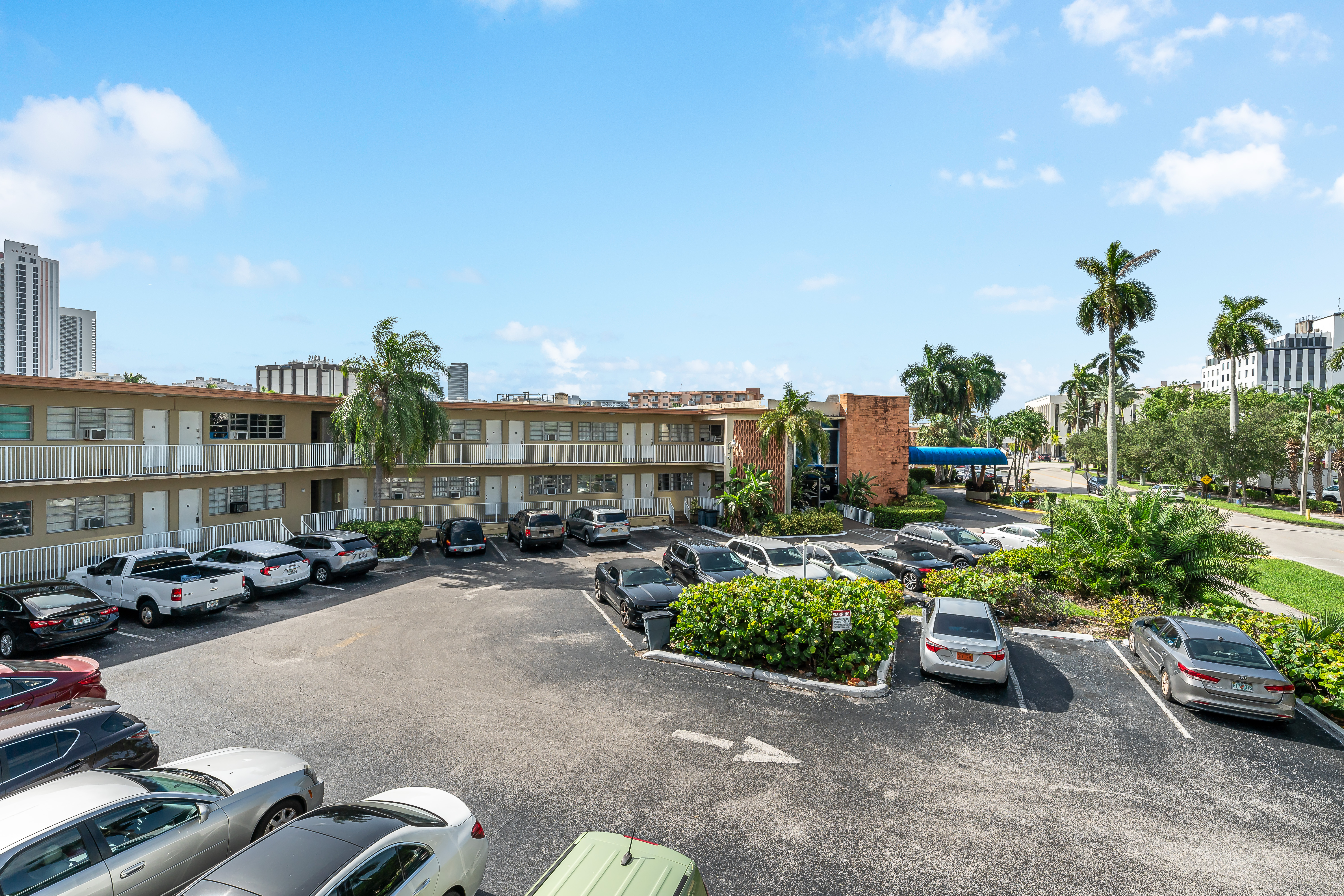  26 Diplomat Pkwy, Hallandale Beach, FL, 33009 - 物件實景