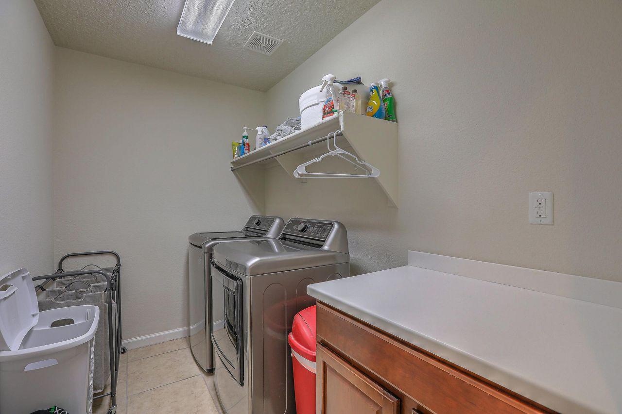 Rio Rancho, New Mexico, 87124, United States, 5 Bedrooms Bedrooms, ,4 BathroomsBathrooms,Residential,For Sale,1805604