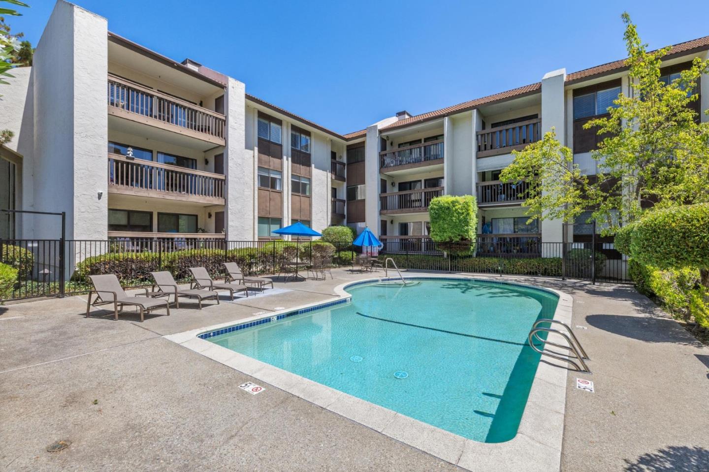 Los Altos, California, 94022, United States, 2 Bedrooms Bedrooms, ,2 BathroomsBathrooms,Residential,For Sale,1902486