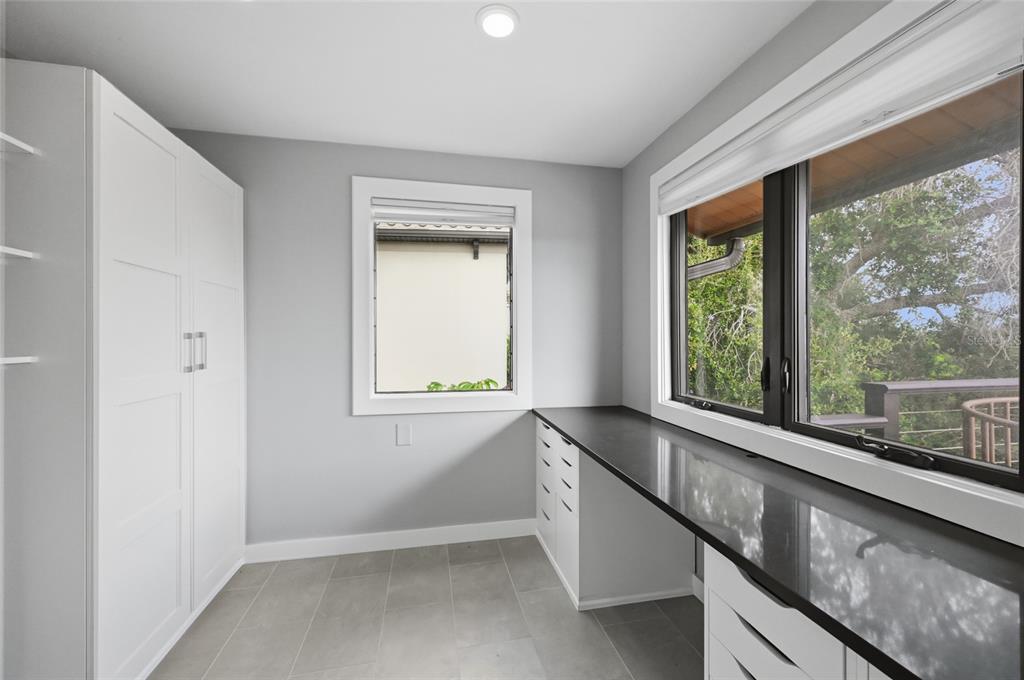 Sarasota, Florida, 34242, United States, 4 Bedrooms Bedrooms, ,5 BathroomsBathrooms,Residential,For Sale,1999117