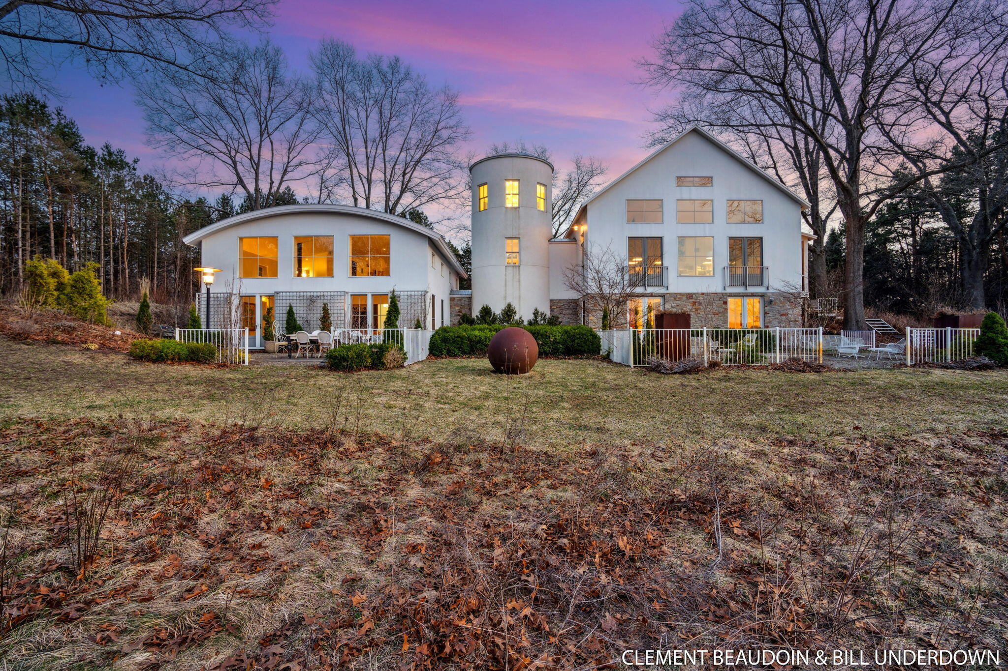 Fennville, Michigan, 49408, United States, 5 Bedrooms Bedrooms, ,7 BathroomsBathrooms,Residential,For Sale,1973707