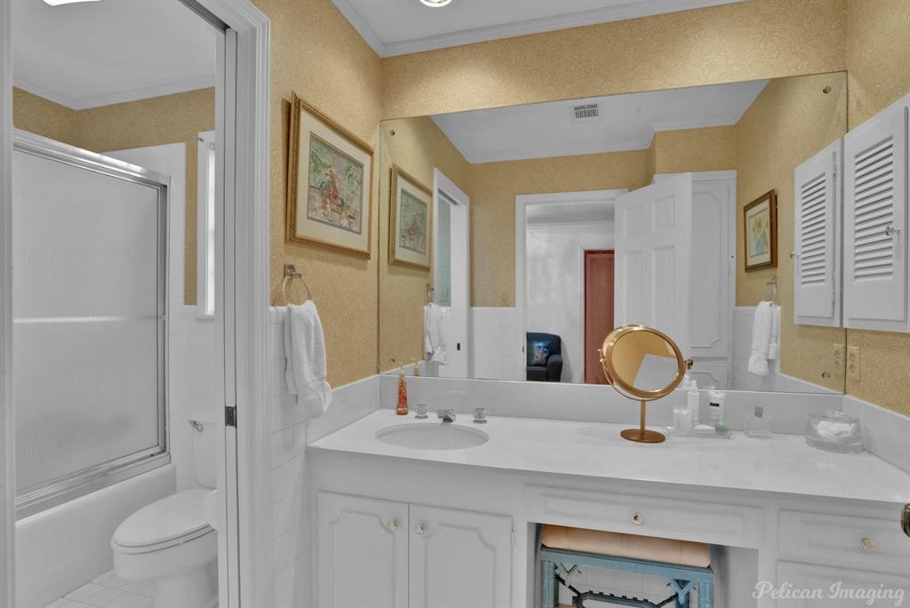Shreveport, Louisiana, 71106, United States, 4 Bedrooms Bedrooms, ,4 BathroomsBathrooms,Residential,For Sale,1729515