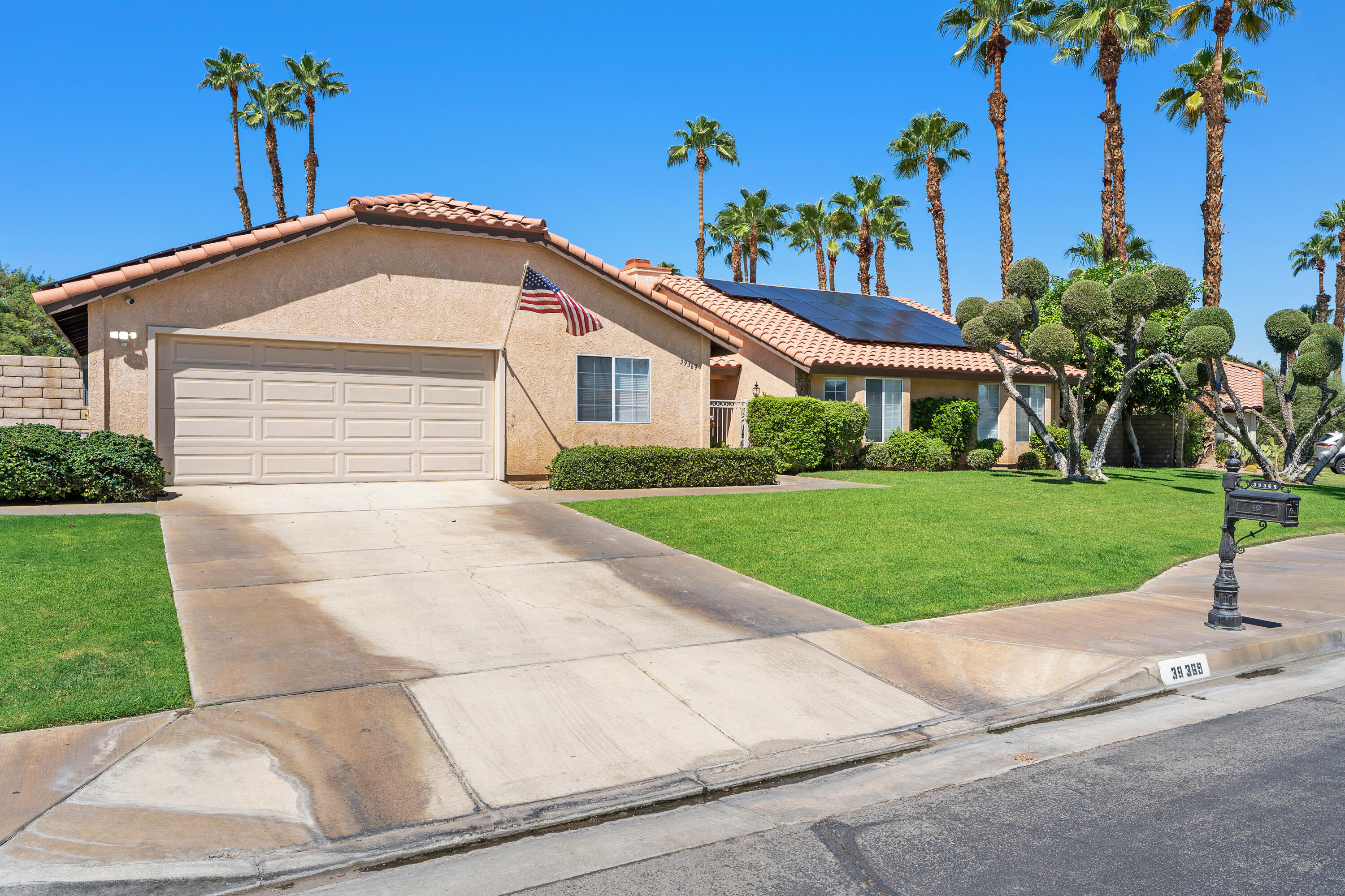 Palm Desert, California, 92211, United States, 4 Bedrooms Bedrooms, ,3 BathroomsBathrooms,Residential,For Sale,1938819
