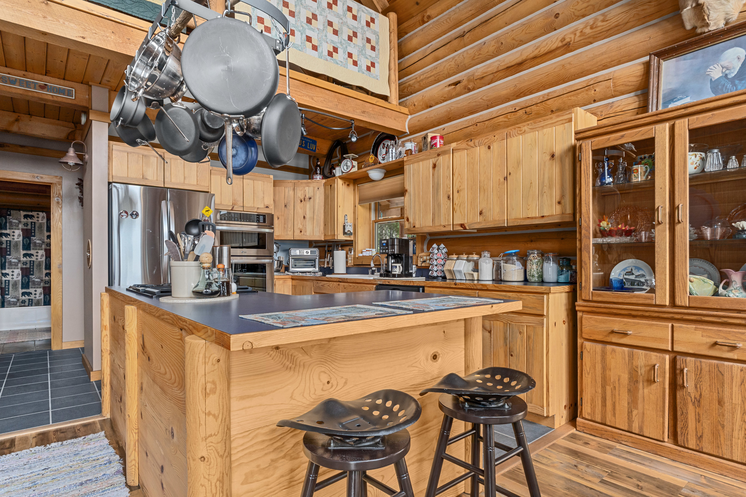 Colville, Washington, 99114, United States, 2 Bedrooms Bedrooms, ,3 BathroomsBathrooms,Residential,For Sale,1763209