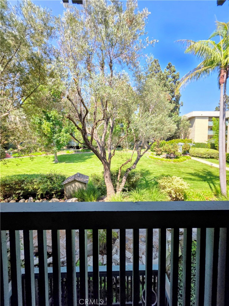 Long Beach, California, 90814, United States, 2 Bedrooms Bedrooms, ,2 BathroomsBathrooms,Residential,For Sale,1949183