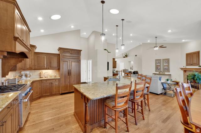 Centerville, Utah, 84014, United States, 4 Bedrooms Bedrooms, ,3 BathroomsBathrooms,Residential,For Sale,2006371