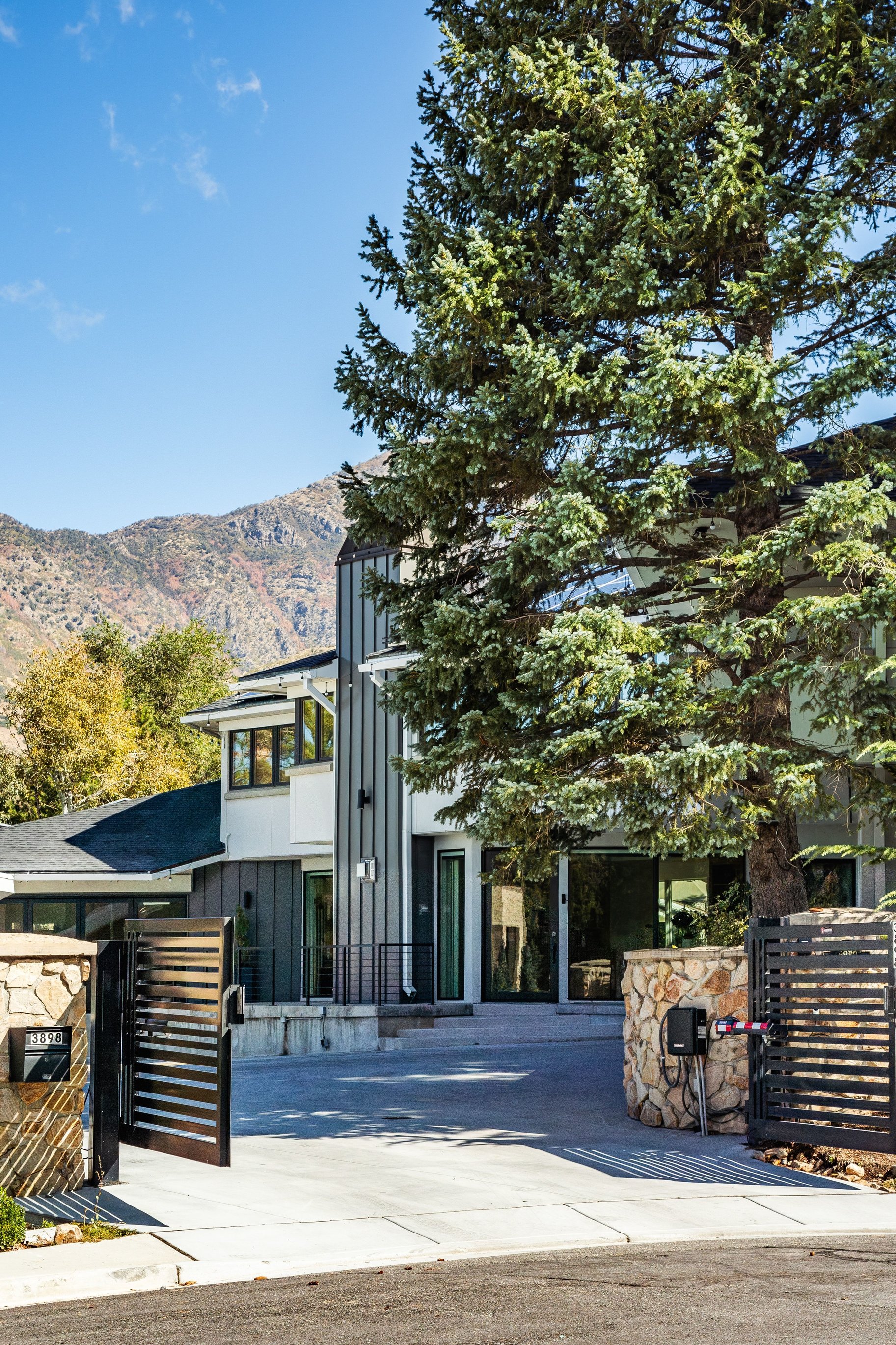  An Extraordinary Estate Above the Valley - 物件實景