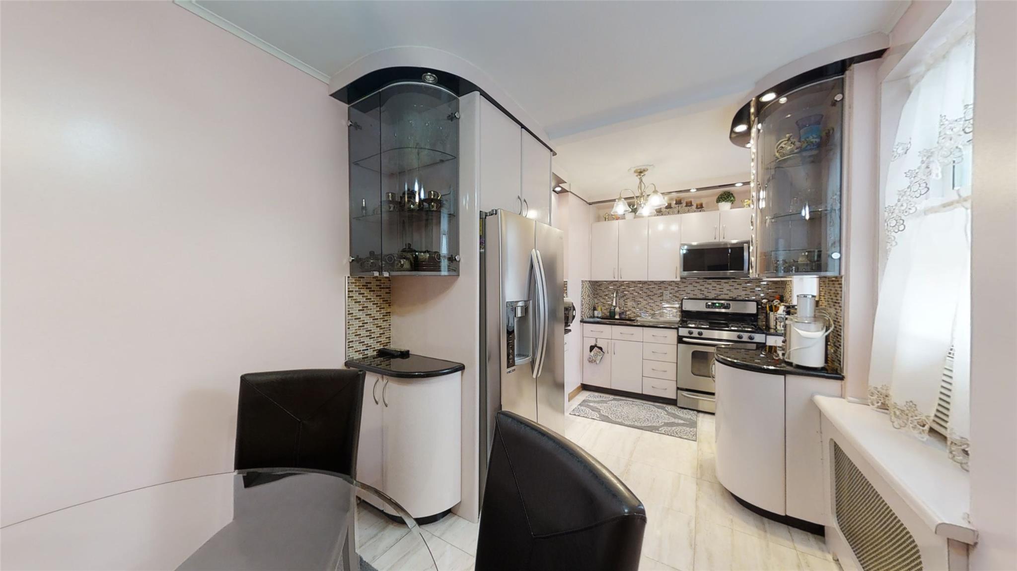 Rego Park, New York, 11374, United States, 2 Bedrooms Bedrooms, ,2 BathroomsBathrooms,Residential,For Sale,1796188