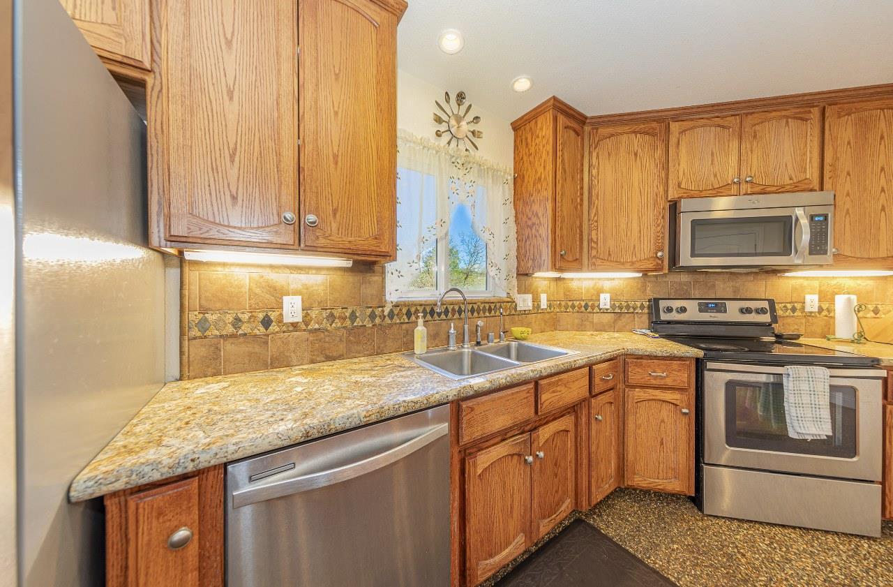 Raymond, California, 93653, United States, 5 Bedrooms Bedrooms, ,3 BathroomsBathrooms,Residential,For Sale,1996762