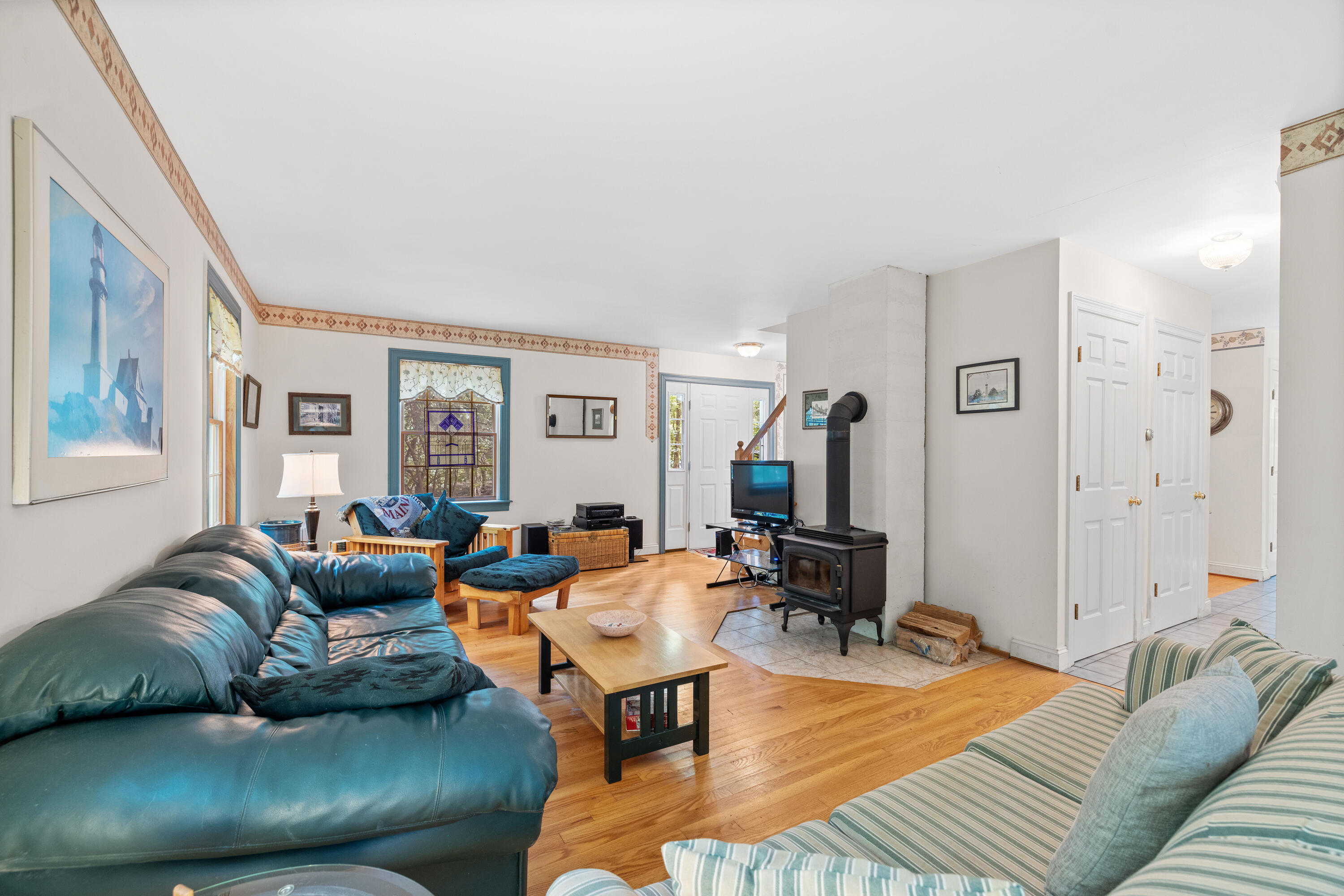 Ogunquit, Maine, 03907, United States, 2 Bedrooms Bedrooms, ,2 BathroomsBathrooms,Residential,For Sale,1885422