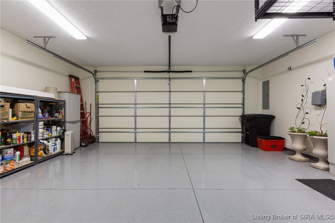 Jeffersonville, Indiana, 47130, United States, 3 Bedrooms Bedrooms, ,2 BathroomsBathrooms,Residential,For Sale,1752485