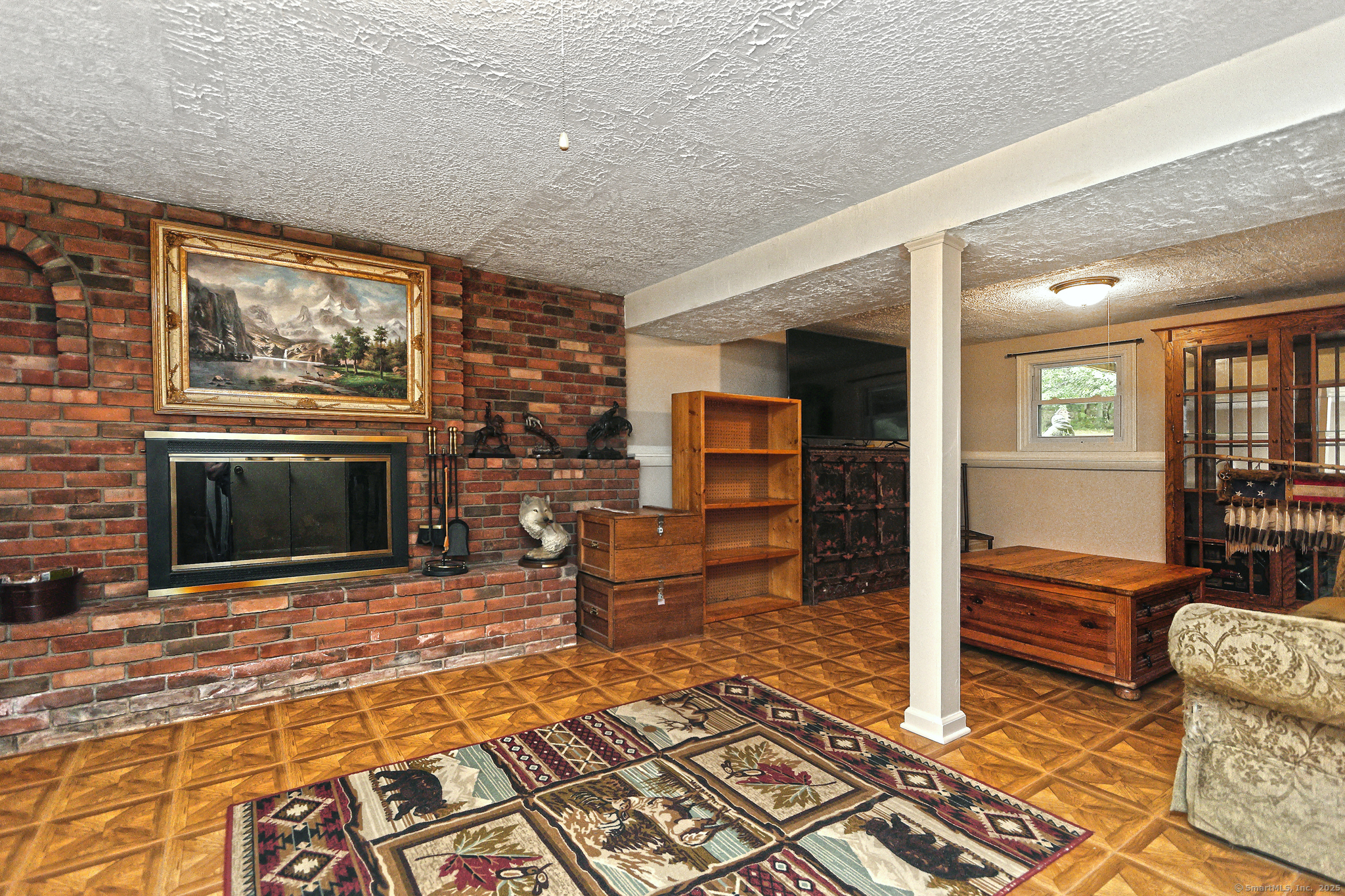 Milford, Connecticut, 06460, United States, 3 Bedrooms Bedrooms, ,3 BathroomsBathrooms,Residential,For Sale,1933259
