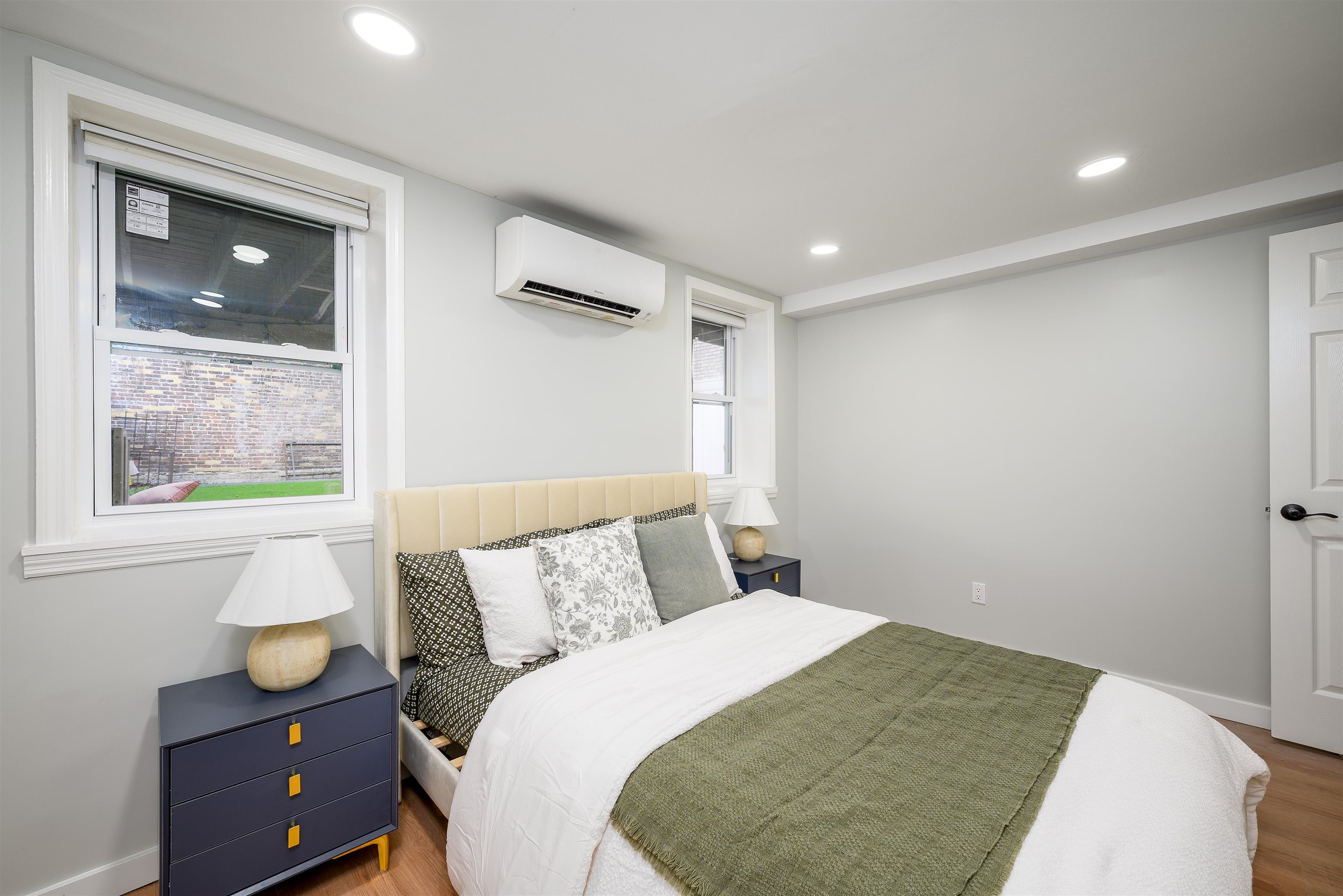 Jersey City, New Jersey, 07307, United States, 3 Bedrooms Bedrooms, ,2 BathroomsBathrooms,Residential,For Sale,1996189