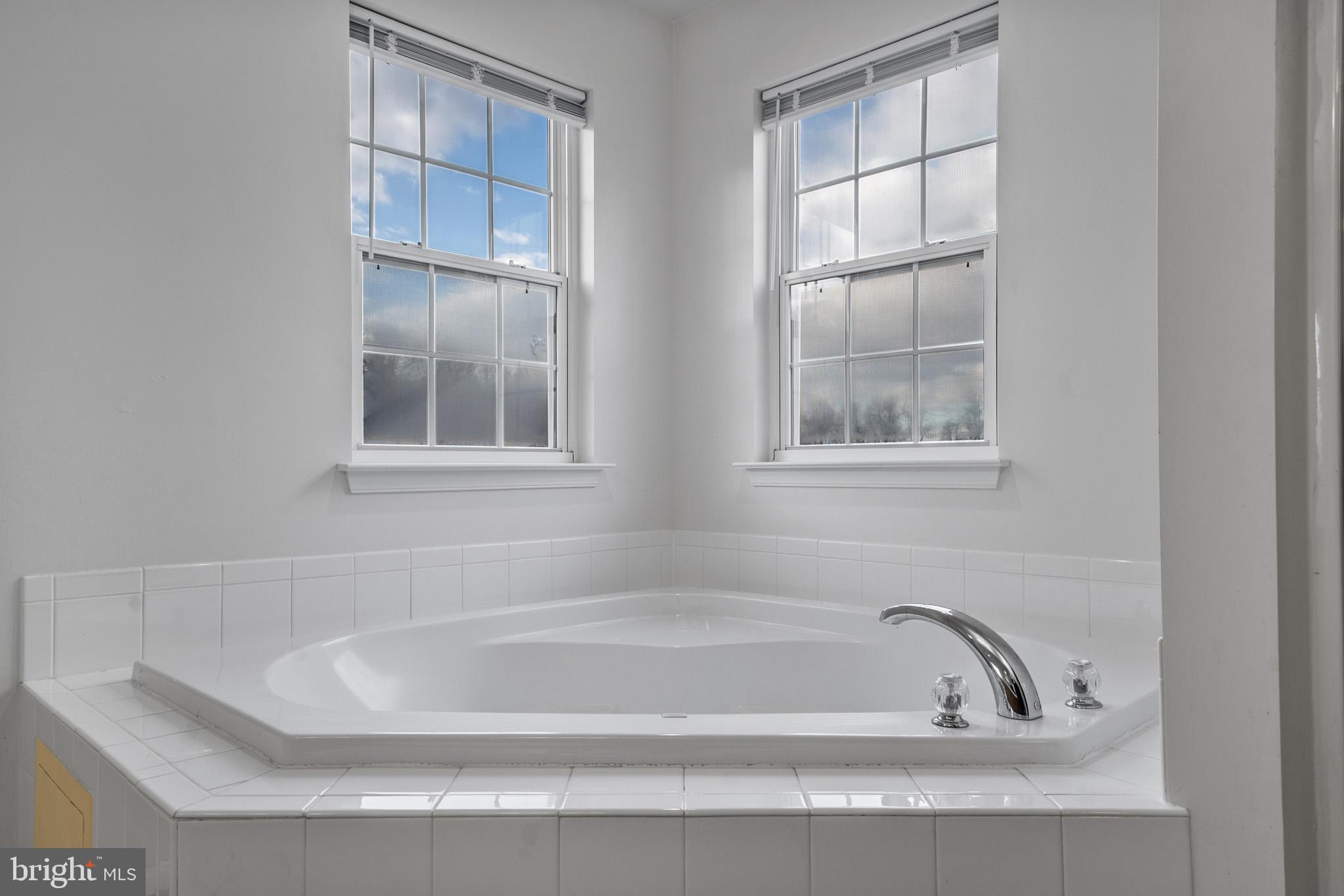 Clinton, Maryland, 20735, United States, 5 Bedrooms Bedrooms, ,4 BathroomsBathrooms,Residential,For Sale,2005620