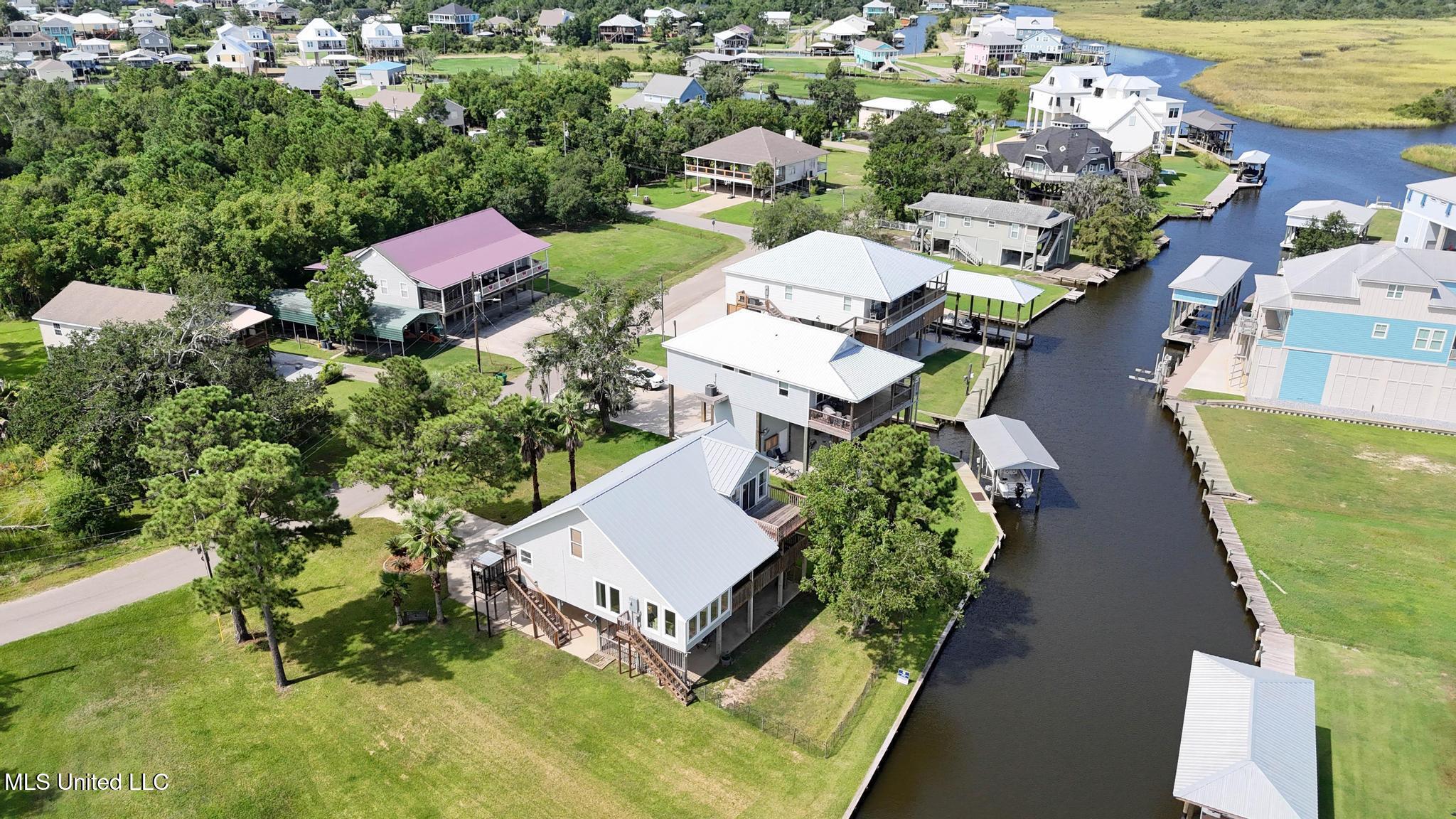 Bay Saint Louis, Mississippi, 39520, United States, 2 Bedrooms Bedrooms, ,2 BathroomsBathrooms,Residential,For Sale,1913082