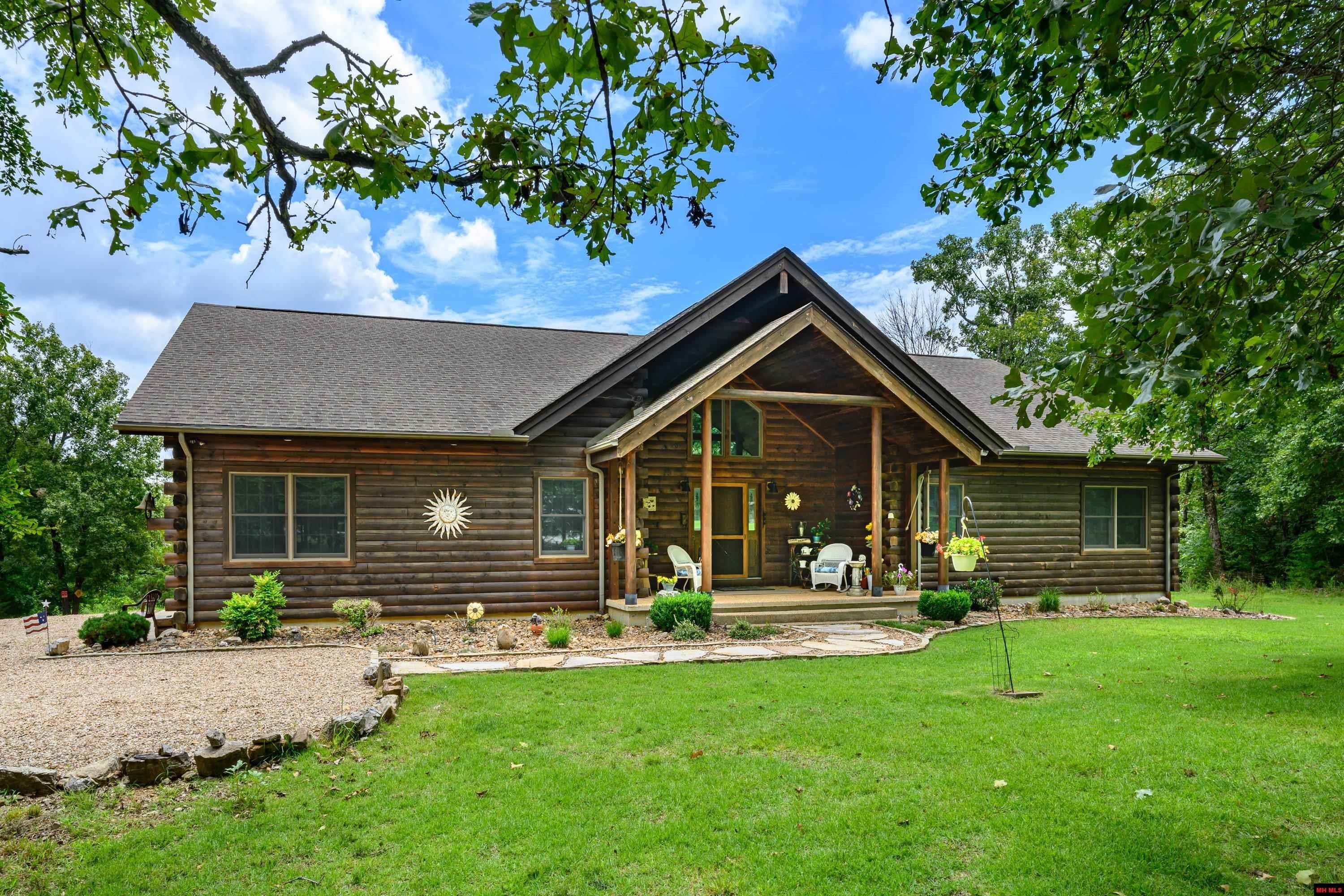 Mountain Home, Arkansas, 72653, United States, 3 Bedrooms Bedrooms, ,3 BathroomsBathrooms,Residential,For Sale,1895222