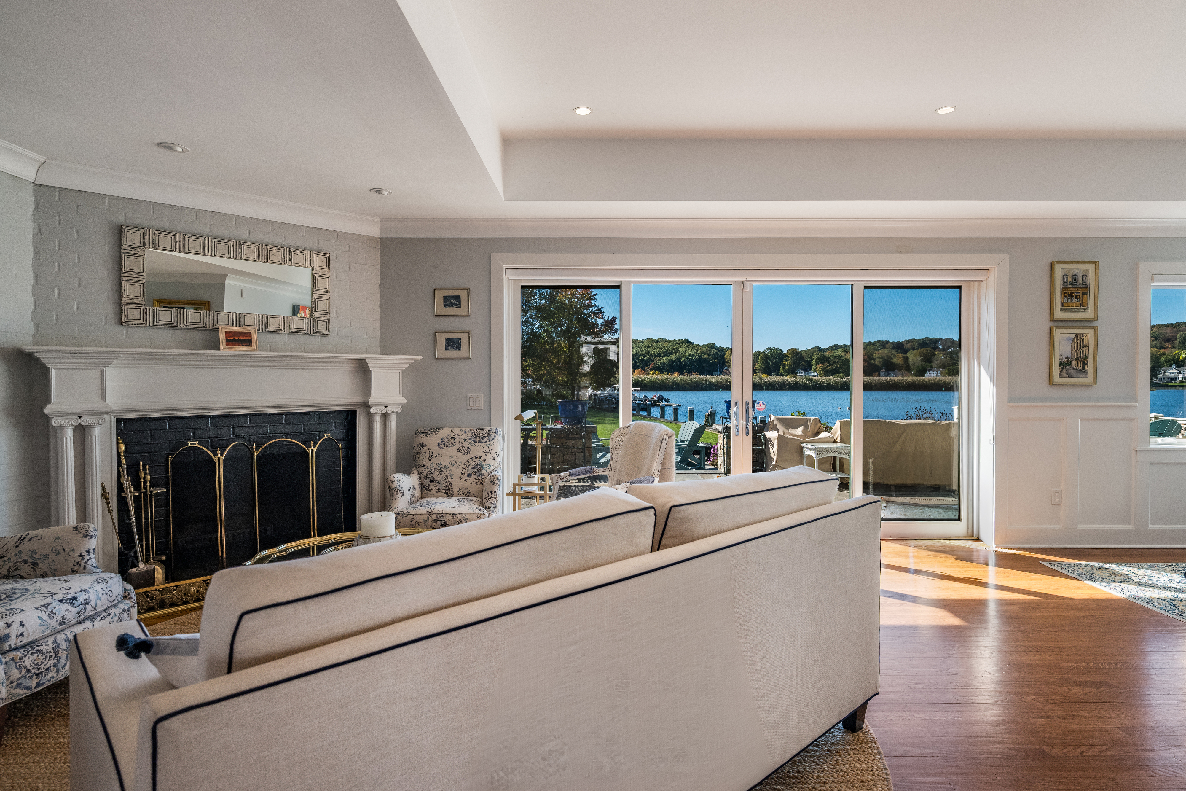  Essex Village Waterfront Offers One Level Living - 物件實景