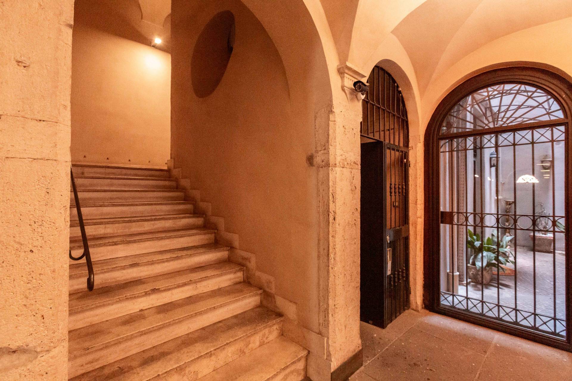 Via Di Parione, Roma, Roma, 00100, IT, 2 Bedrooms Bedrooms, ,3 BathroomsBathrooms,Residential,For Sale,Via Di Parione,1250802