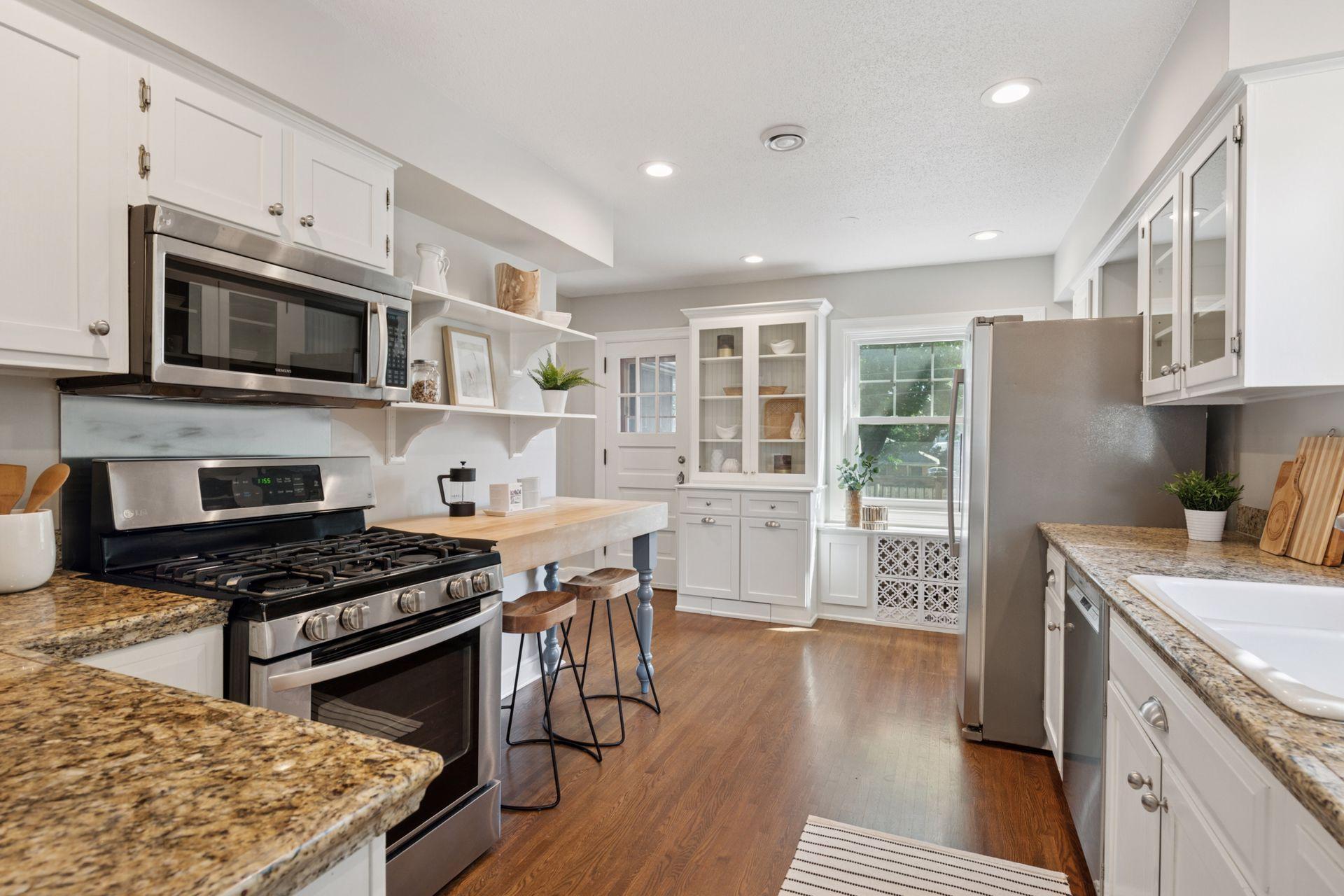 Minneapolis, Minnesota, 55410, United States, 4 Bedrooms Bedrooms, ,1 BathroomBathrooms,Residential,For Sale,1939161