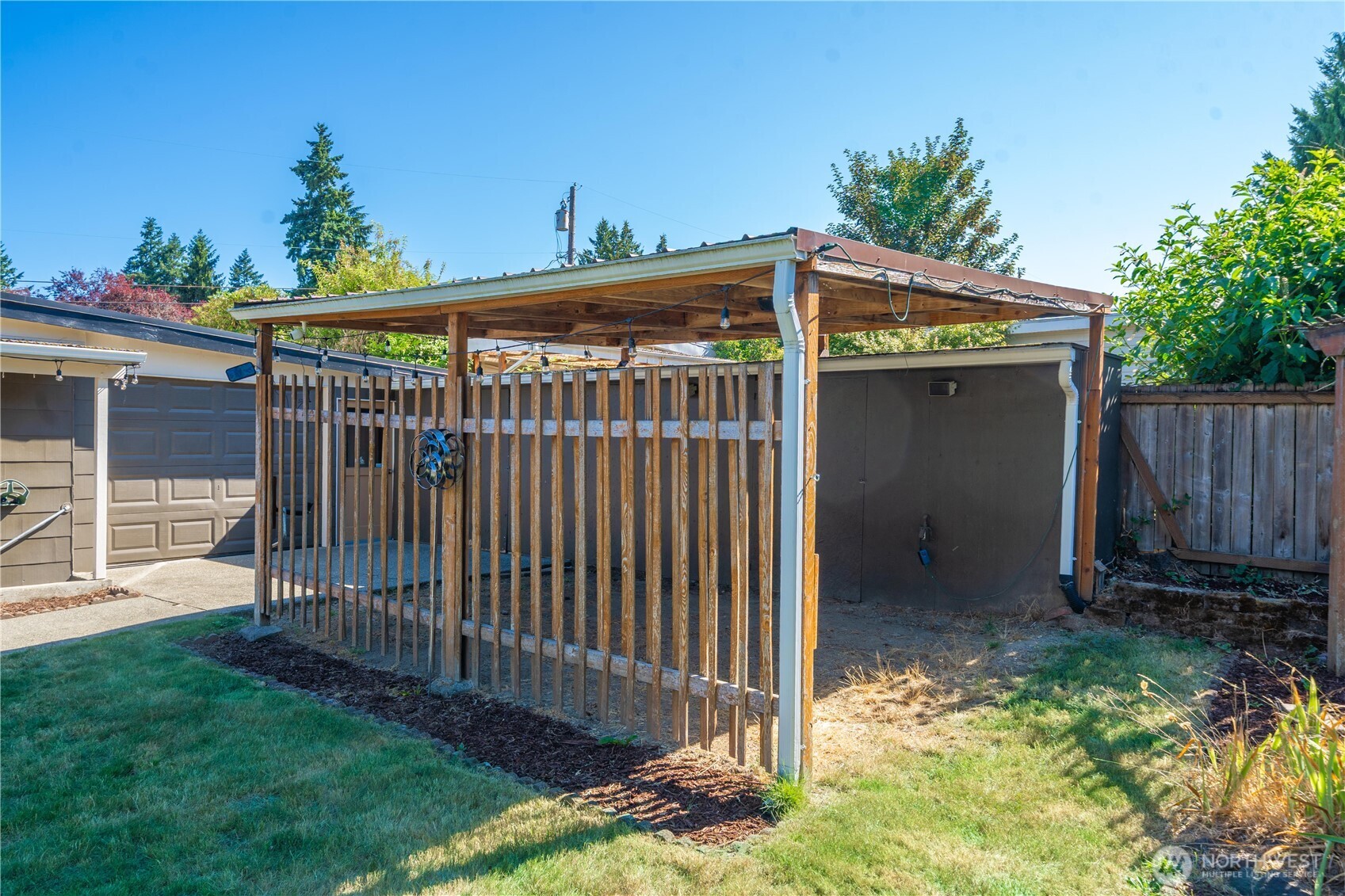 Renton, Washington, 98056, United States, 2 Bedrooms Bedrooms, ,1 BathroomBathrooms,Residential,For Sale,1907773