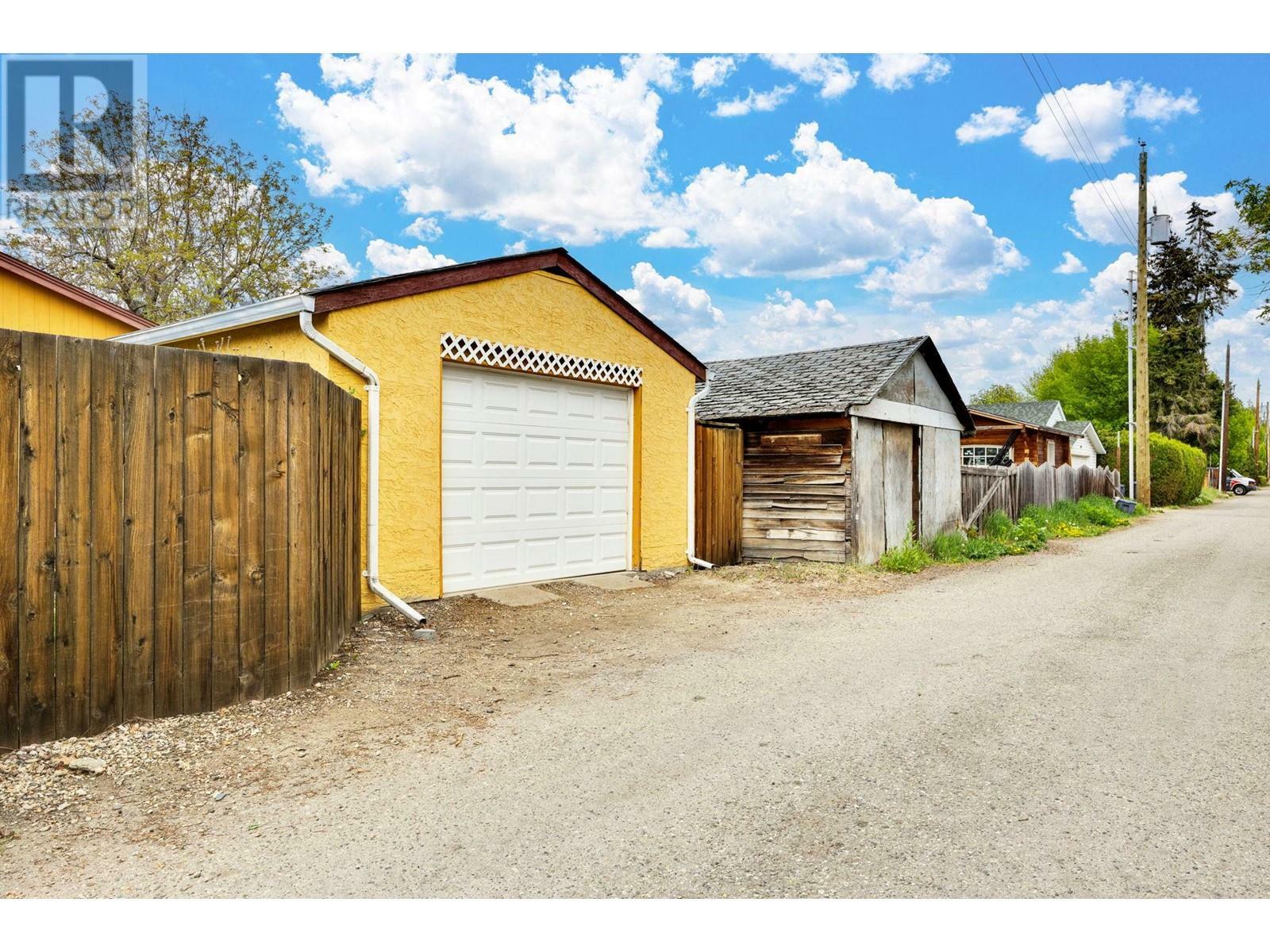 KELOWNA, British Columbia, V1Y 6A2, CA, 4 Bedrooms Bedrooms, ,3 BathroomsBathrooms,Residential,For Sale,1838696